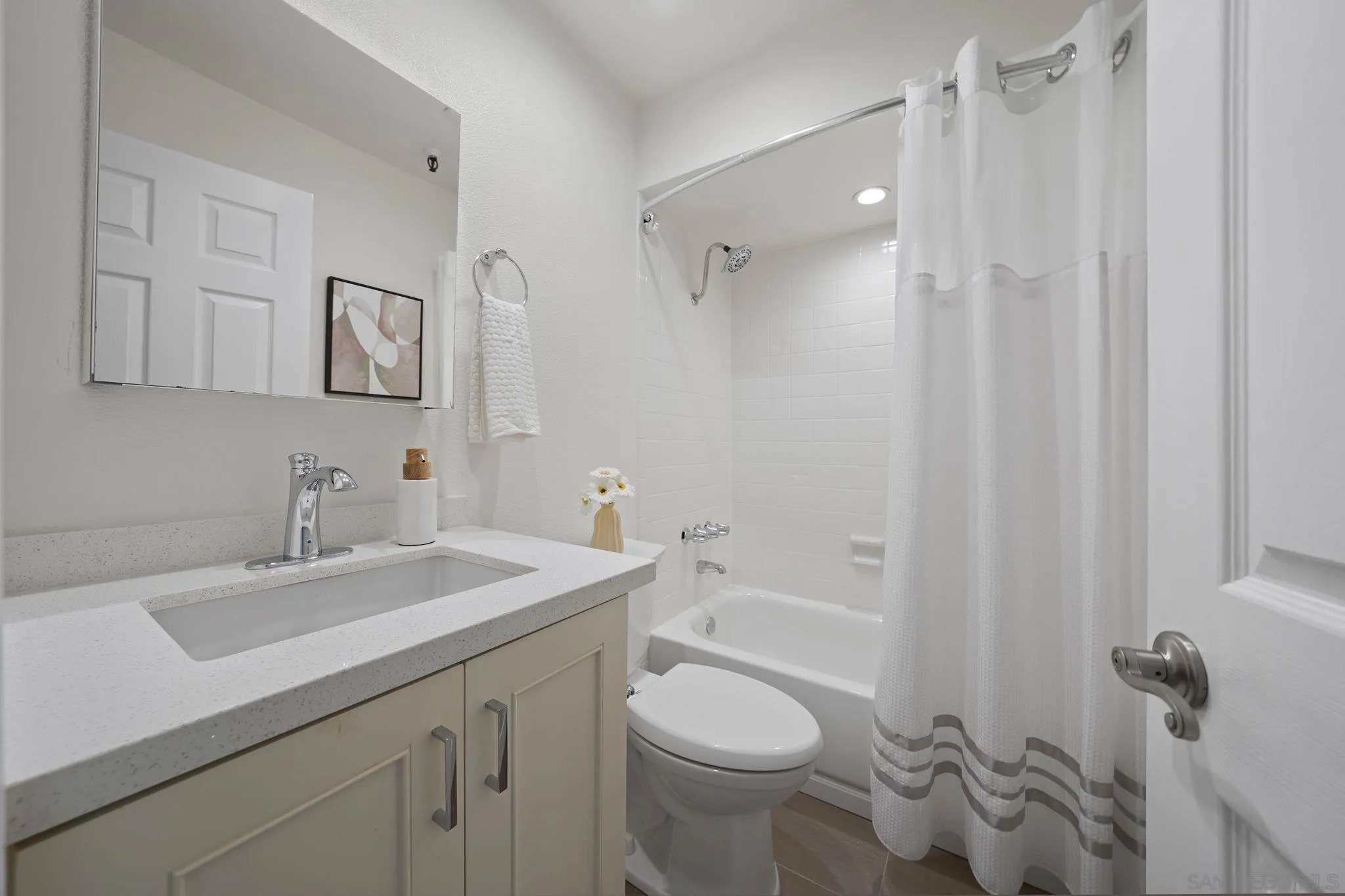 https://cdn.realtyfeed.com/cdn/127/250038694/ee02c2972e243dc81f0212eb81539106.webp