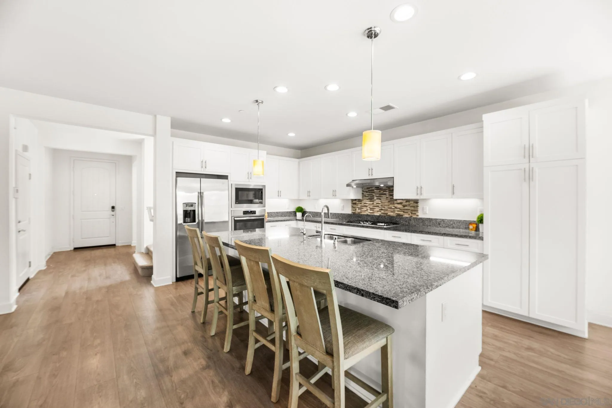 https://cdn.realtyfeed.com/cdn/127/250038698/3fa5a0699c2679aa7f85403fa0d2bc45.webp