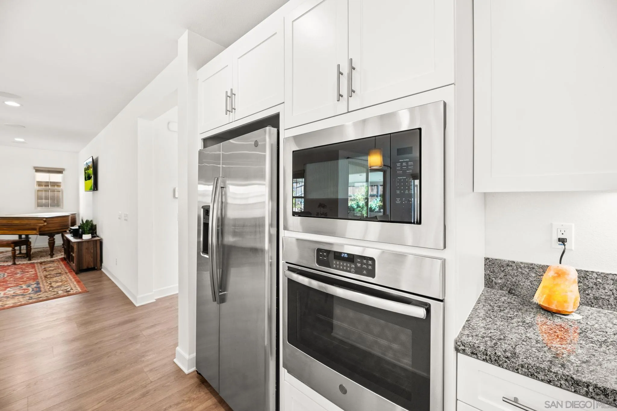 https://cdn.realtyfeed.com/cdn/127/250038698/65dc4a0d89e8d3f31edb8484c07398b4.webp