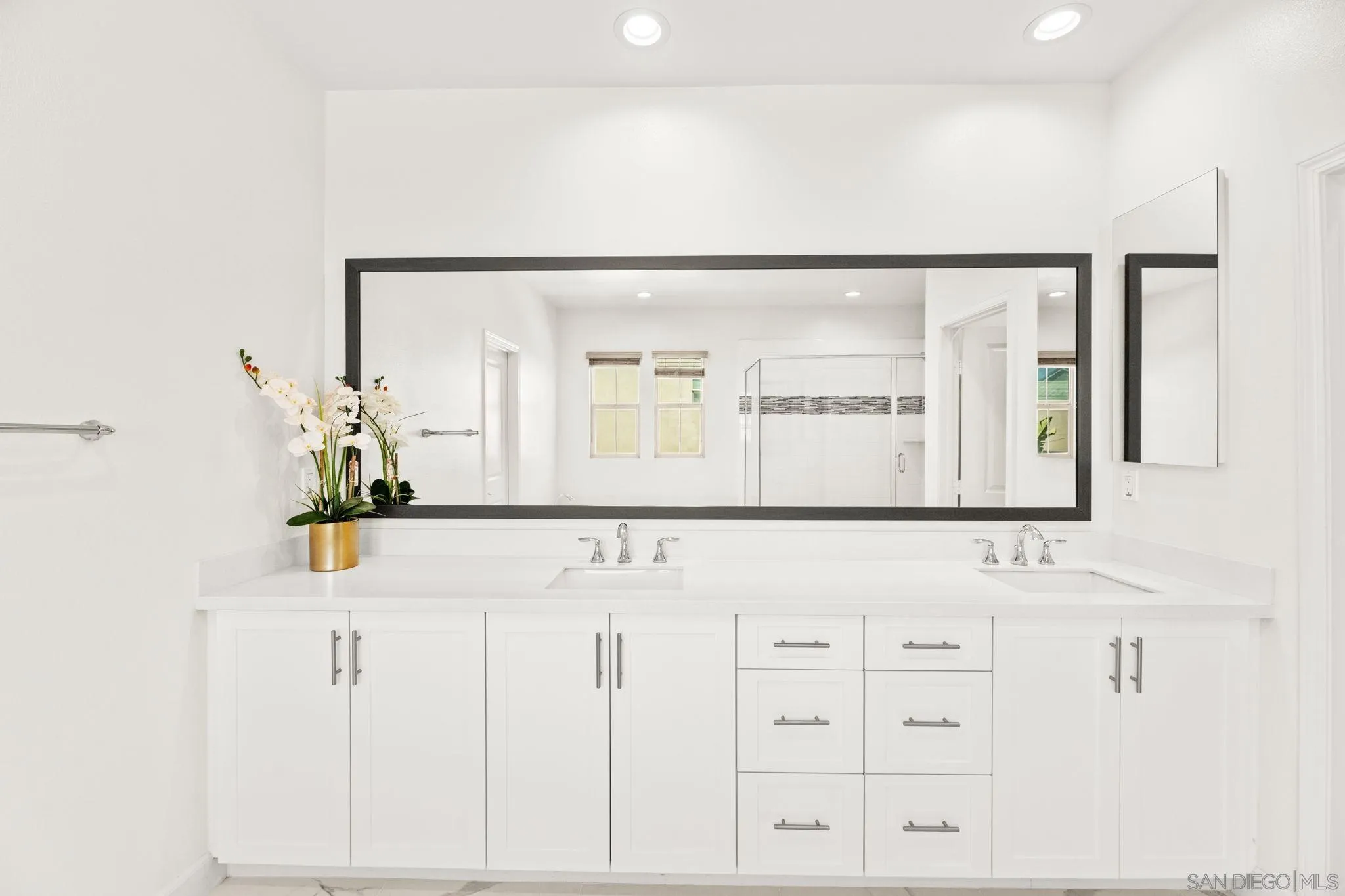 https://cdn.realtyfeed.com/cdn/127/250038698/7fd6422481d6d5423c8dc56c9ec7ff41.webp