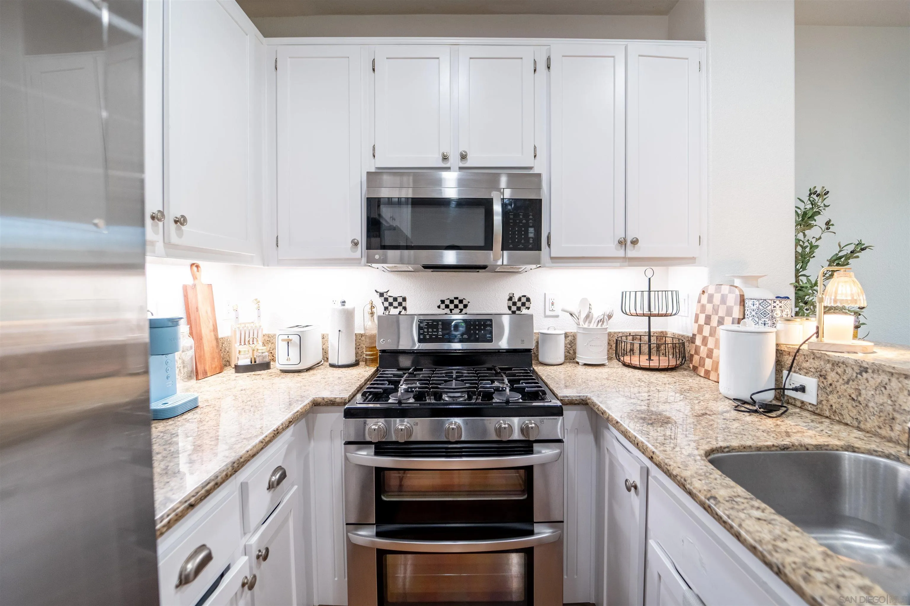 https://cdn.realtyfeed.com/cdn/127/250038710/1d8fc1f034c0cb4d6bdf41b58c78f6e2.webp