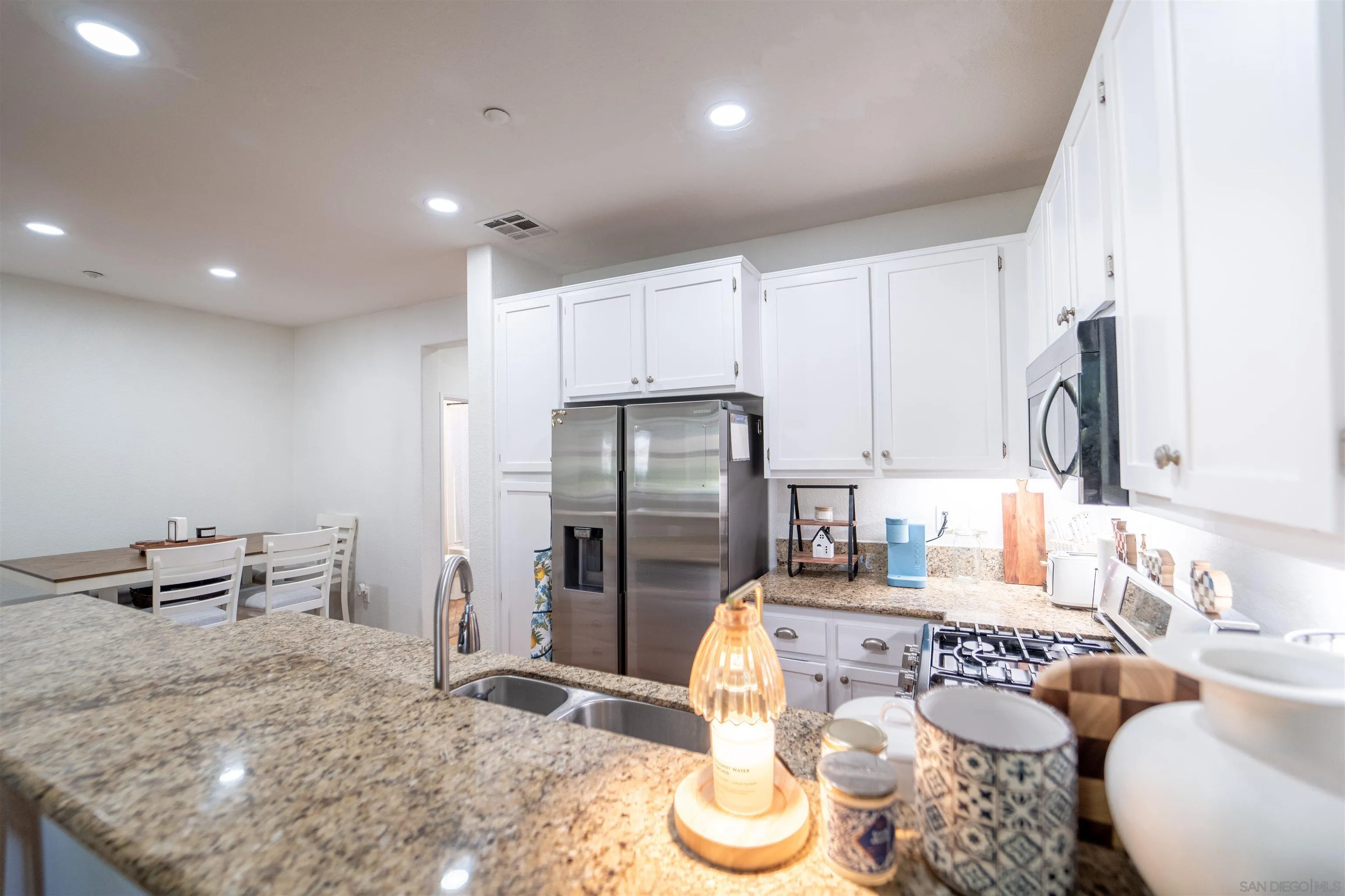https://cdn.realtyfeed.com/cdn/127/250038710/ed3e0068444aef1f0efceab46c6a2a7b.webp