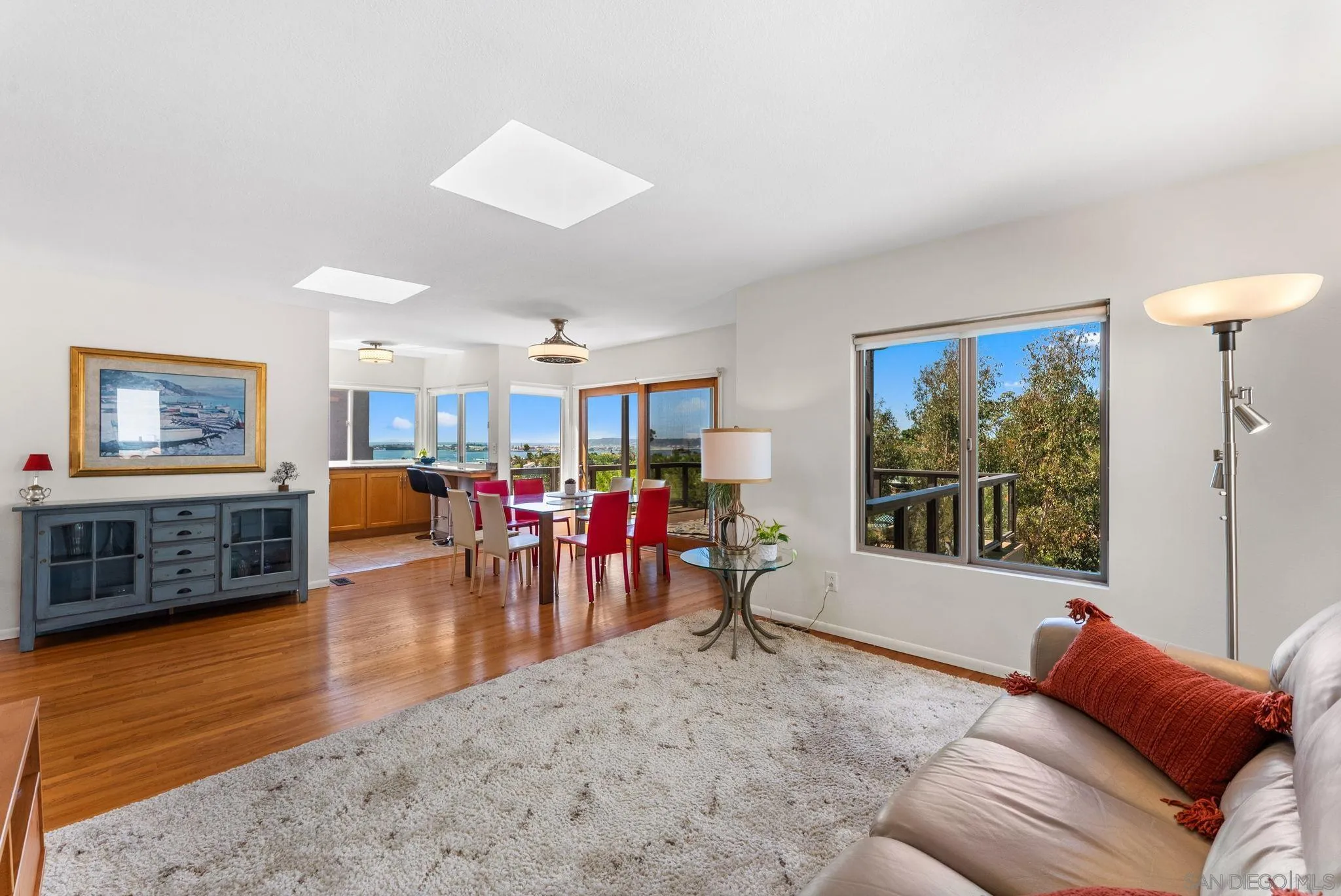 https://cdn.realtyfeed.com/cdn/127/250038714/1b1259c899d290b03e648a0b8486643d.webp