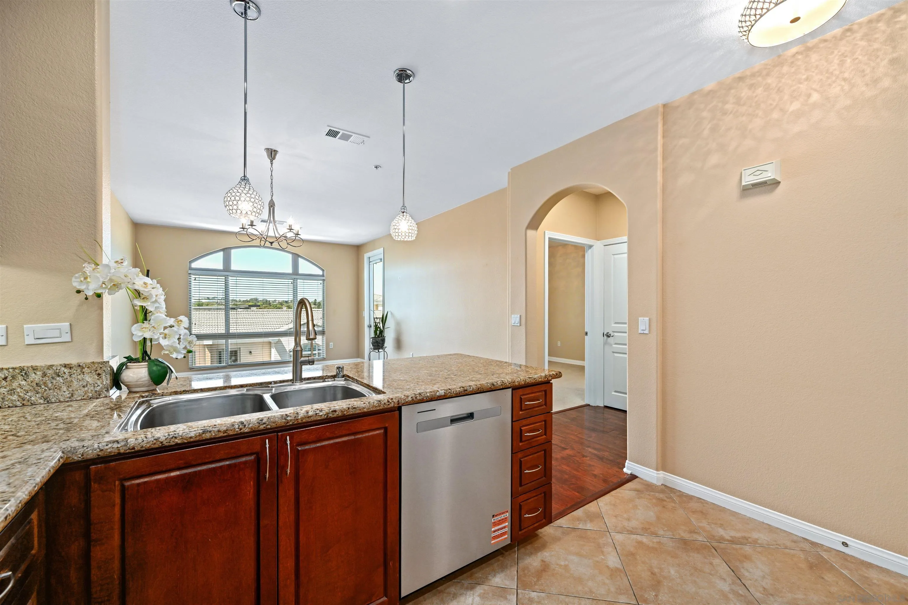Photo #7: 250038718 Listing: Photo #7