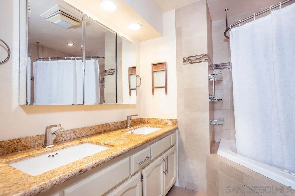 https://cdn.realtyfeed.com/cdn/127/250038723/38ad1a47e4ccf148802da77fba13d61b.webp