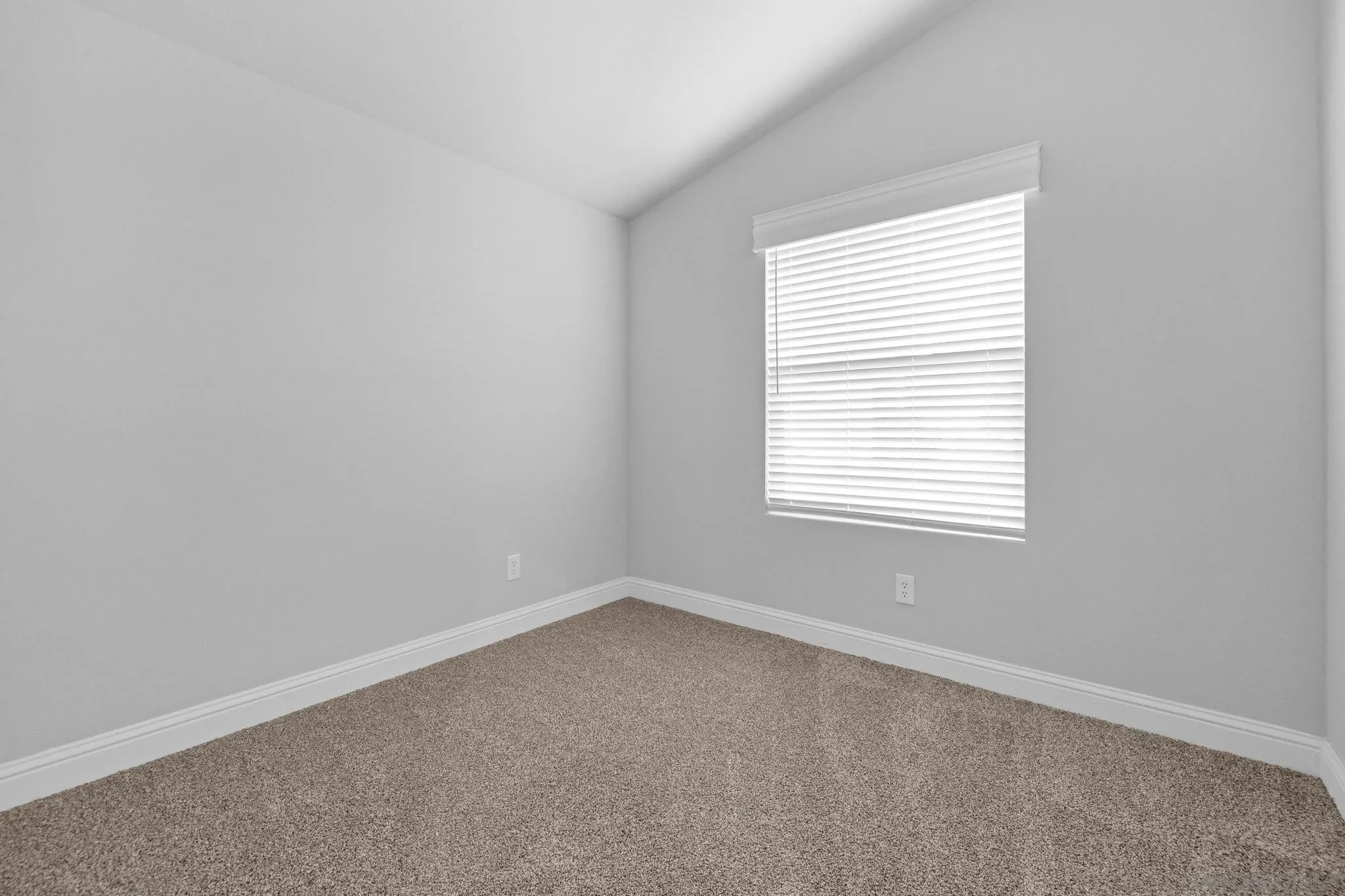 https://cdn.realtyfeed.com/cdn/127/250038725/8ce47a3223f7e1cf2c6ca8e00adf0651.webp