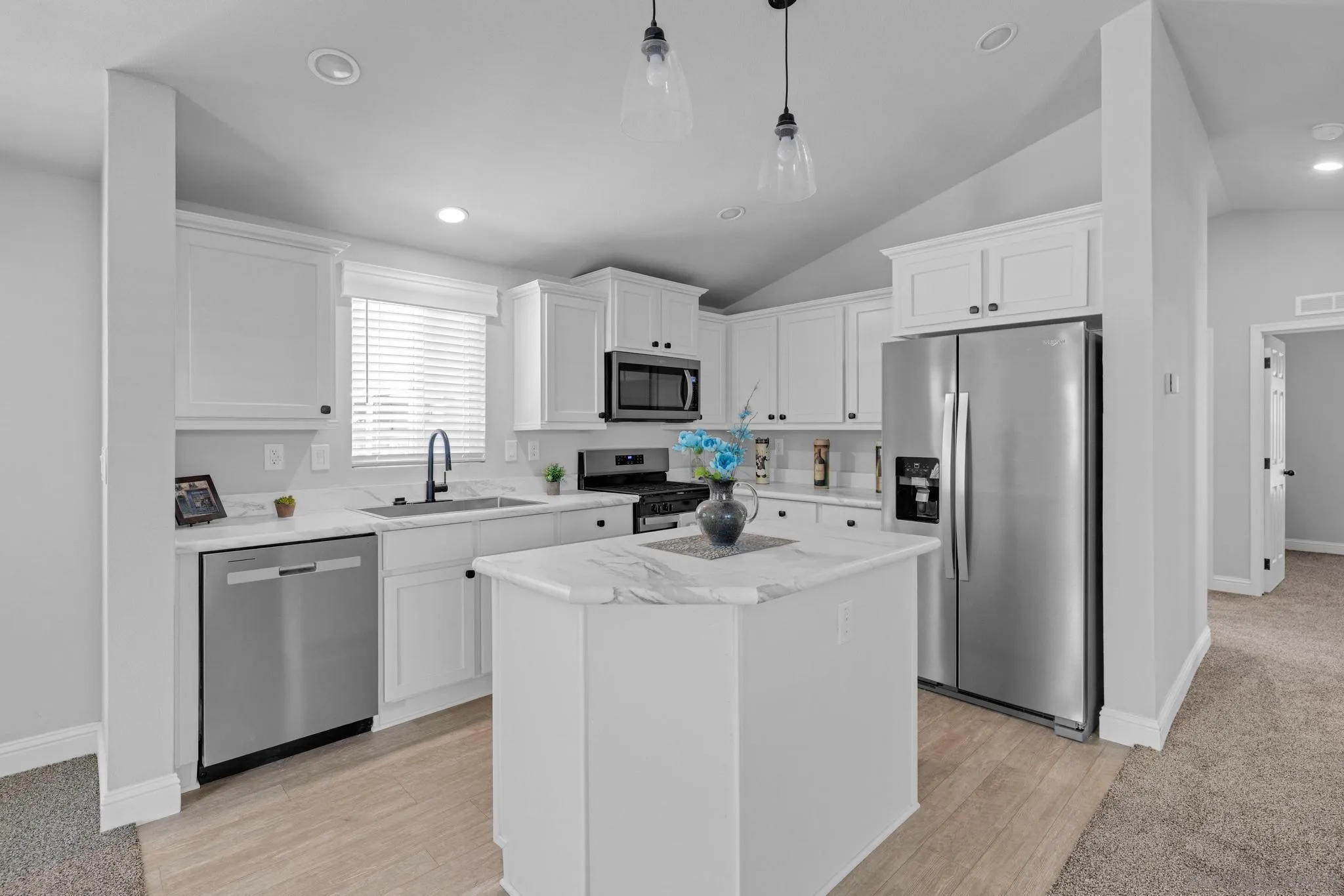 https://cdn.realtyfeed.com/cdn/127/250038725/90a9015701e90b93f90a04d3cbfbd08e.webp