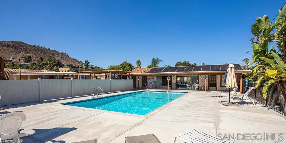 https://cdn.realtyfeed.com/cdn/127/250038725/a1d69bb3b94712110c1938f7ee40f2e5.webp