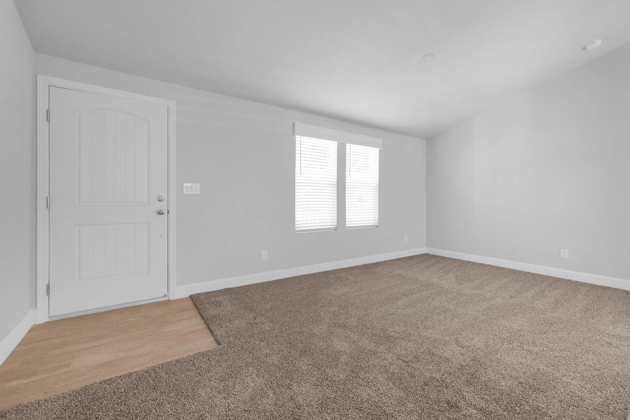 https://cdn.realtyfeed.com/cdn/127/250038725/cc8a916a6020a415dde248a09e2ba74c.webp