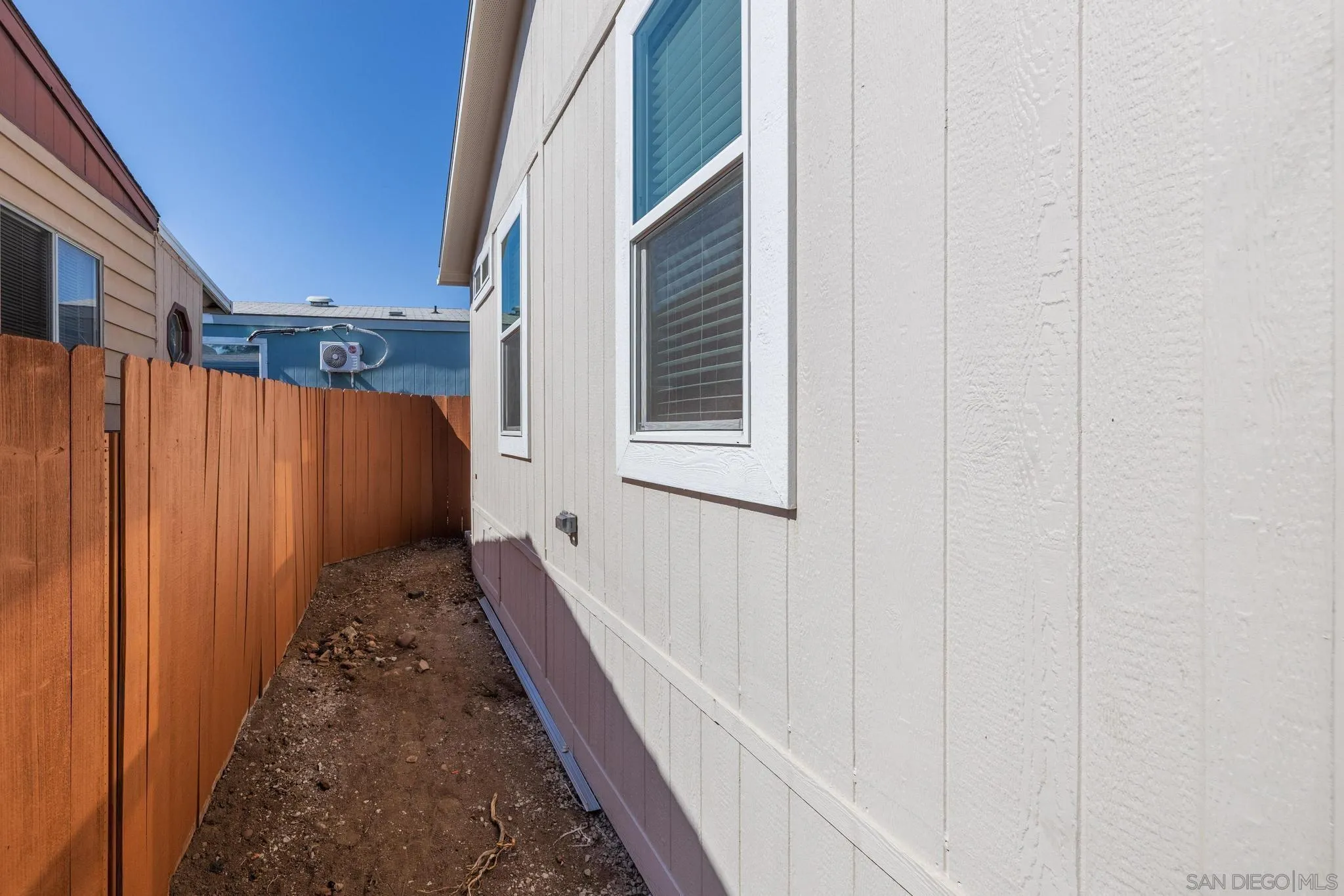 https://cdn.realtyfeed.com/cdn/127/250038725/e5339a739c764f0c1c35d257872d100d.webp