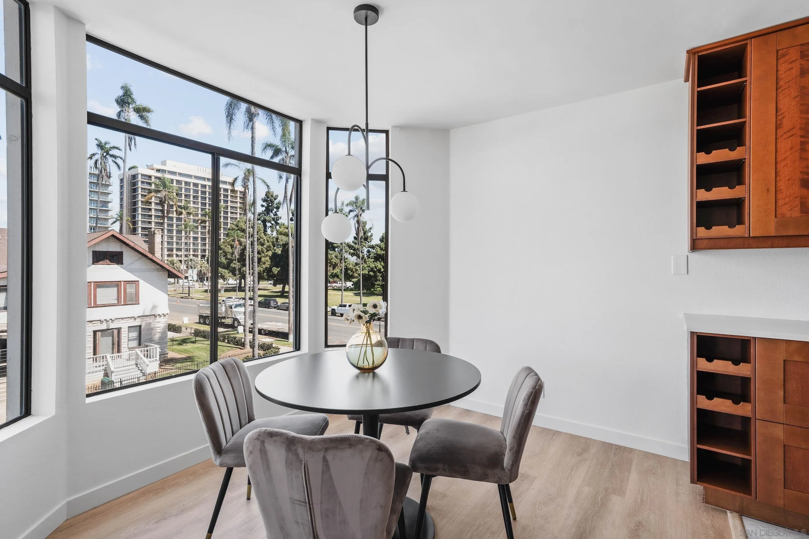 Photo #2: 250038726 Listing 