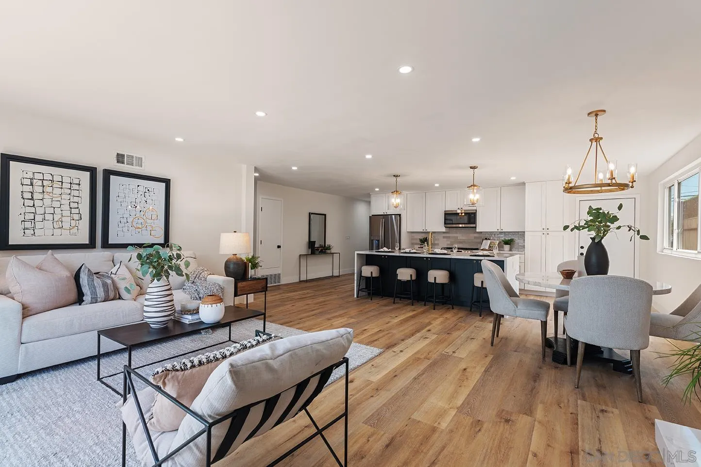 https://cdn.realtyfeed.com/cdn/127/250038729/0f53c3cd861a0fc9f31c7f3e1c83f41a.webp