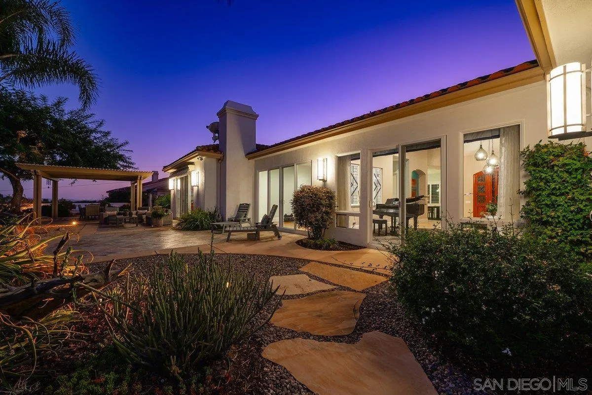https://cdn.realtyfeed.com/cdn/127/250038736/8c59ab7d60677806e6c1bb91e81cd136.webp