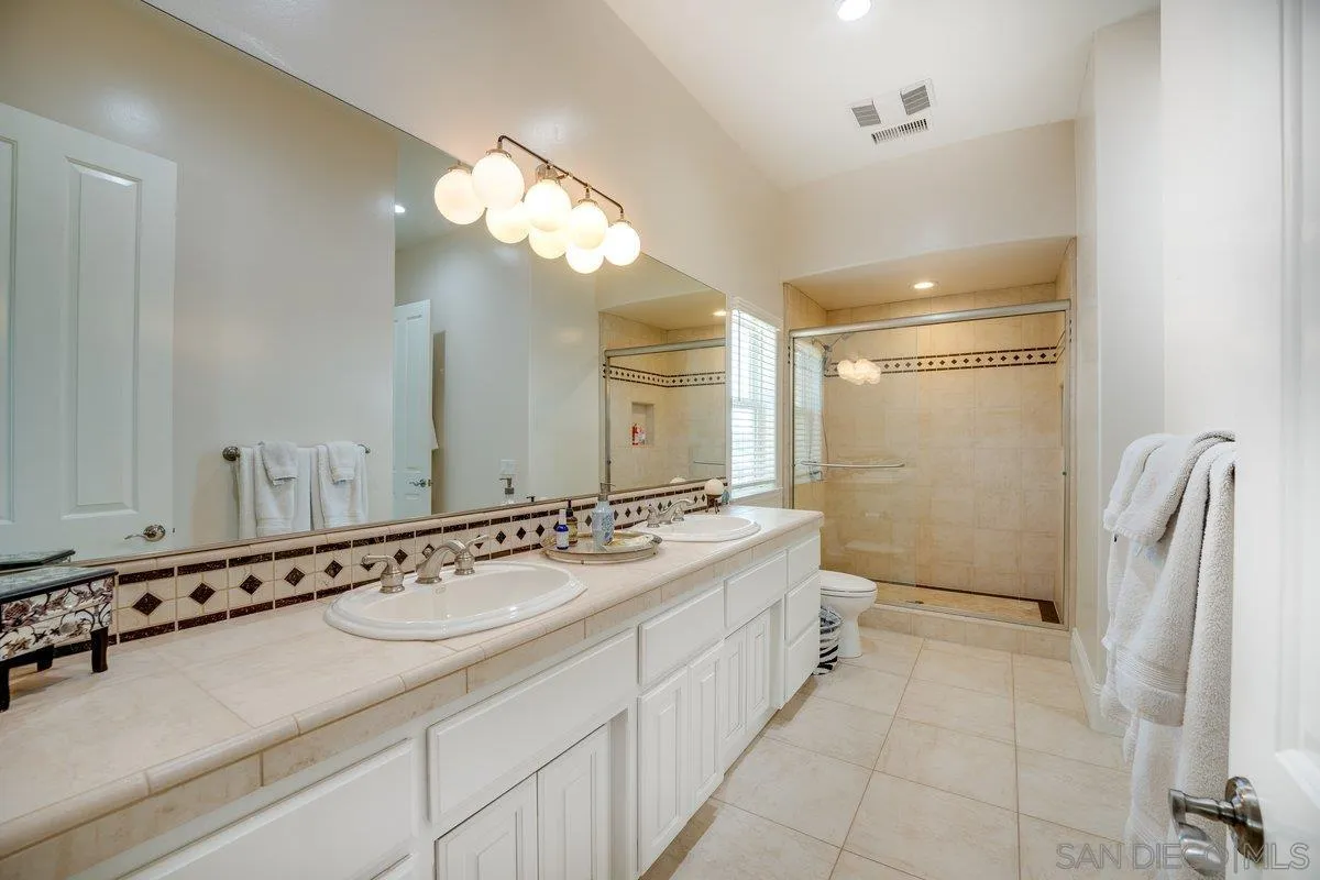 https://cdn.realtyfeed.com/cdn/127/250038736/9fbd7dfc33aea36dc0a8a04d1b88d0e2.webp
