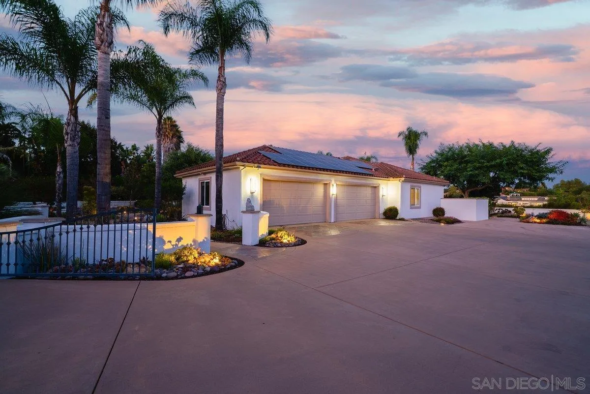 https://cdn.realtyfeed.com/cdn/127/250038736/ca787884185d9169ad72c4608e311dad.webp