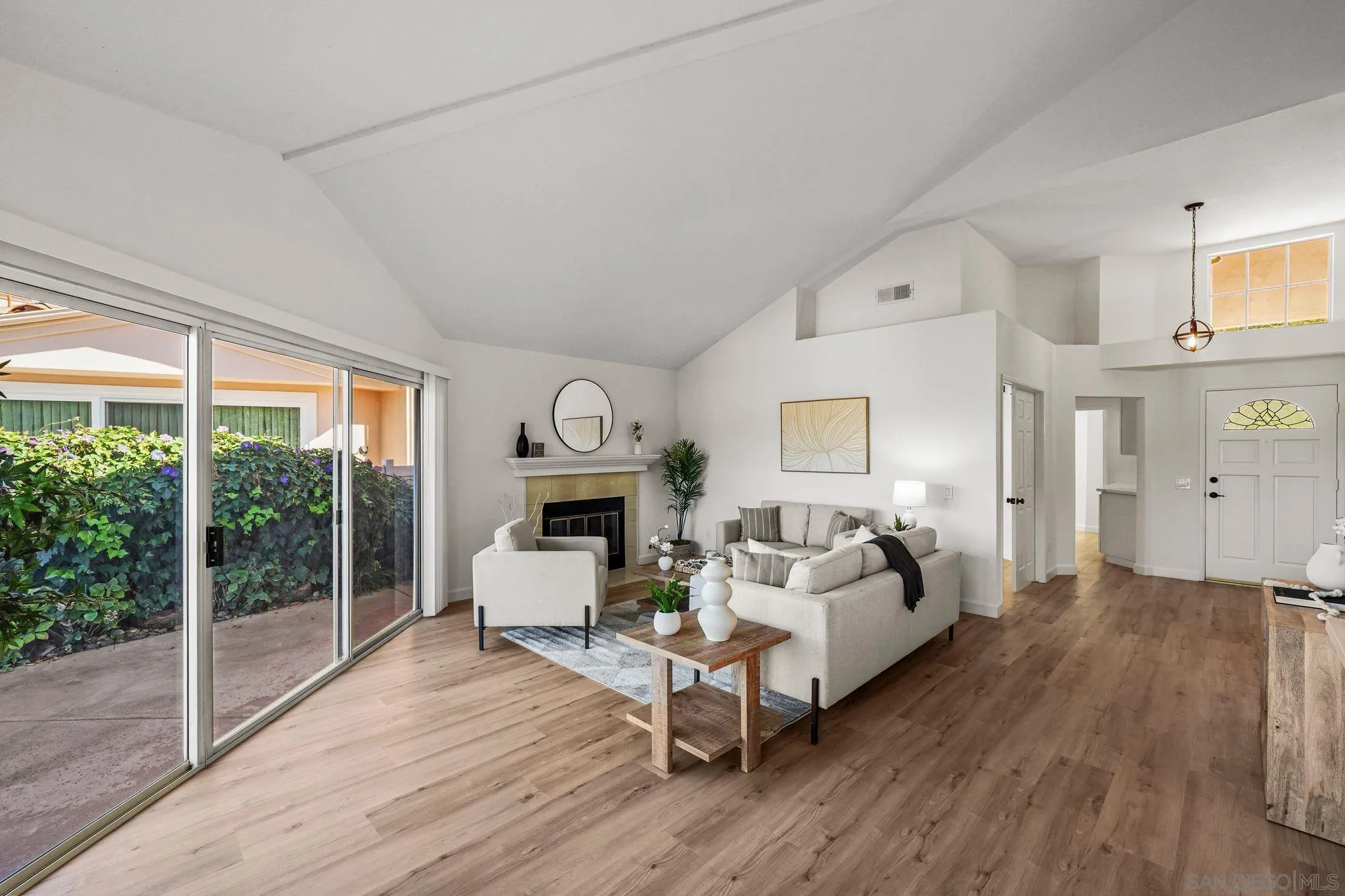 https://cdn.realtyfeed.com/cdn/127/250038737/2bcc7cf93e500eb6eb44d4aa27b3448a.webp