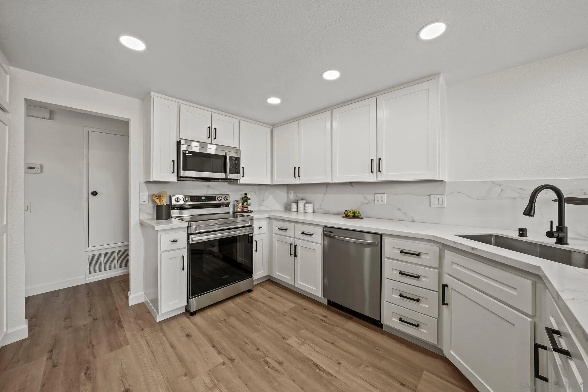 Photo #7: 250038737 Listing: Photo #7