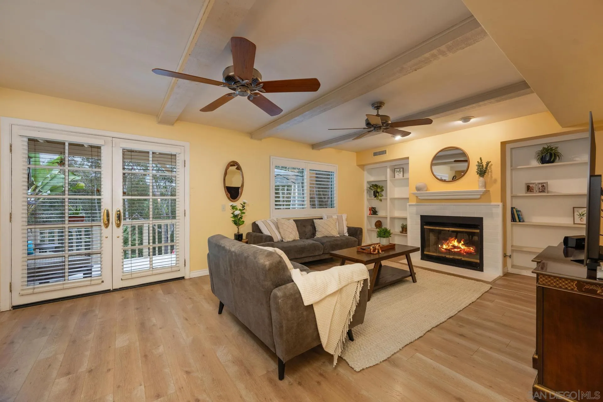 https://cdn.realtyfeed.com/cdn/127/250038738/6d8442c3e58f4b9d1db7b4f10e8de4ad.webp