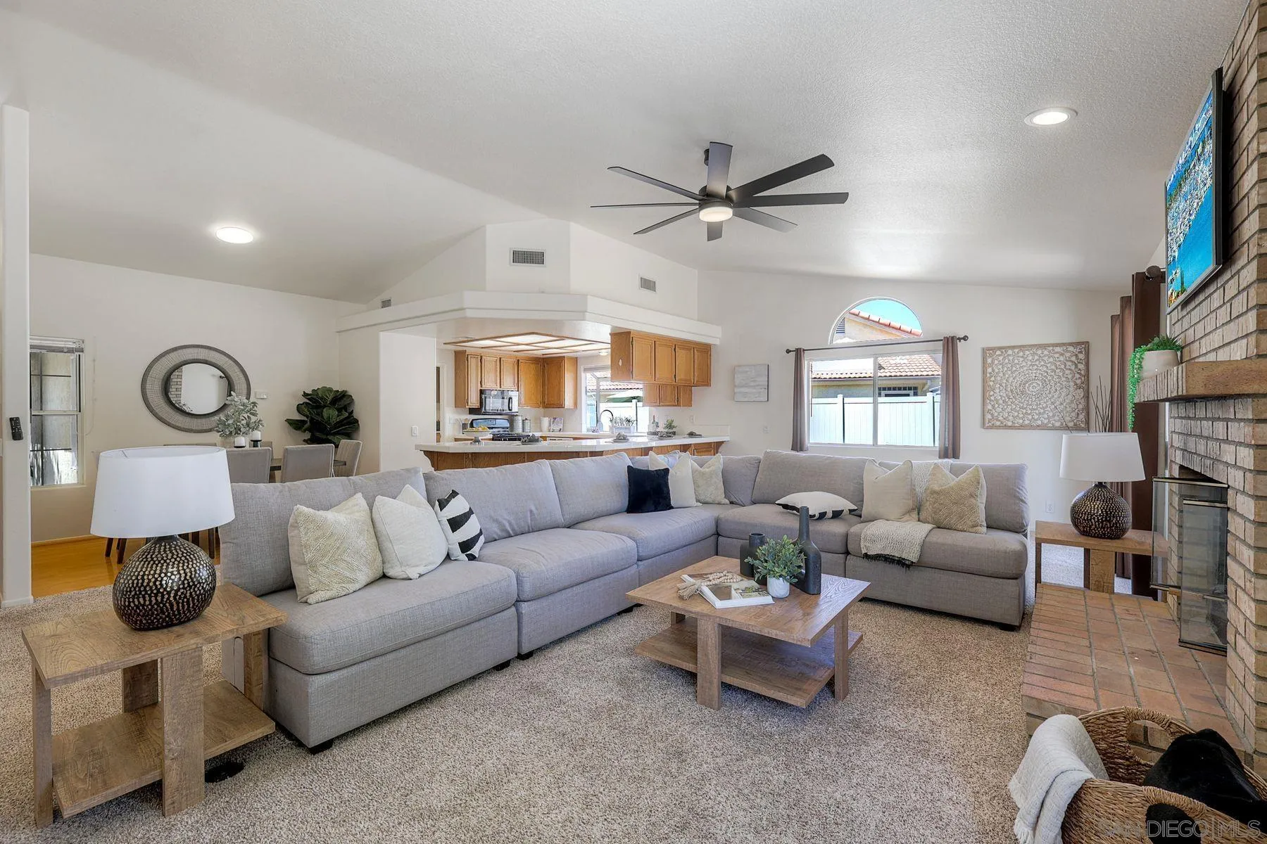 https://cdn.realtyfeed.com/cdn/127/250038739/c946fadb125814ee2bc84740668386d1.webp