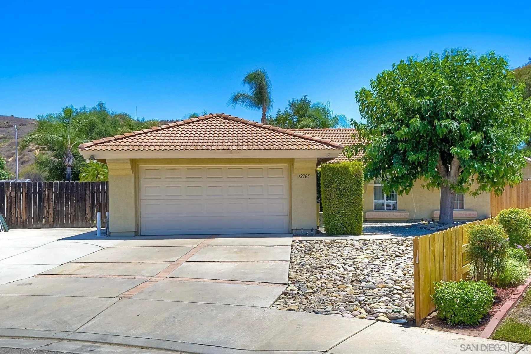 https://cdn.realtyfeed.com/cdn/127/250038739/f4a10f9976828de85534c679fb521fbc.webp