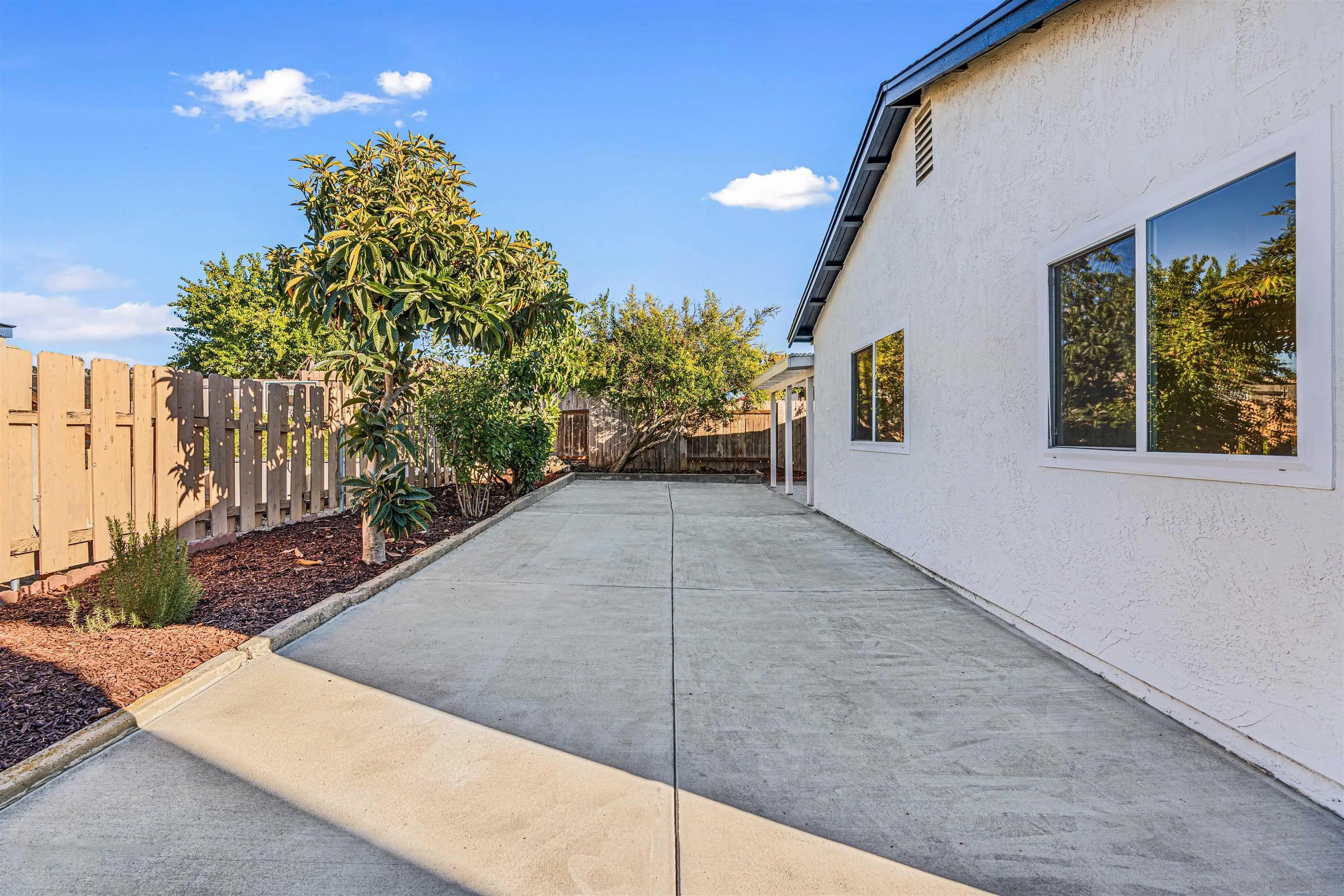 https://cdn.realtyfeed.com/cdn/127/250038740/2f724fdefbc10f2a9f9e51a1d8f48839.webp