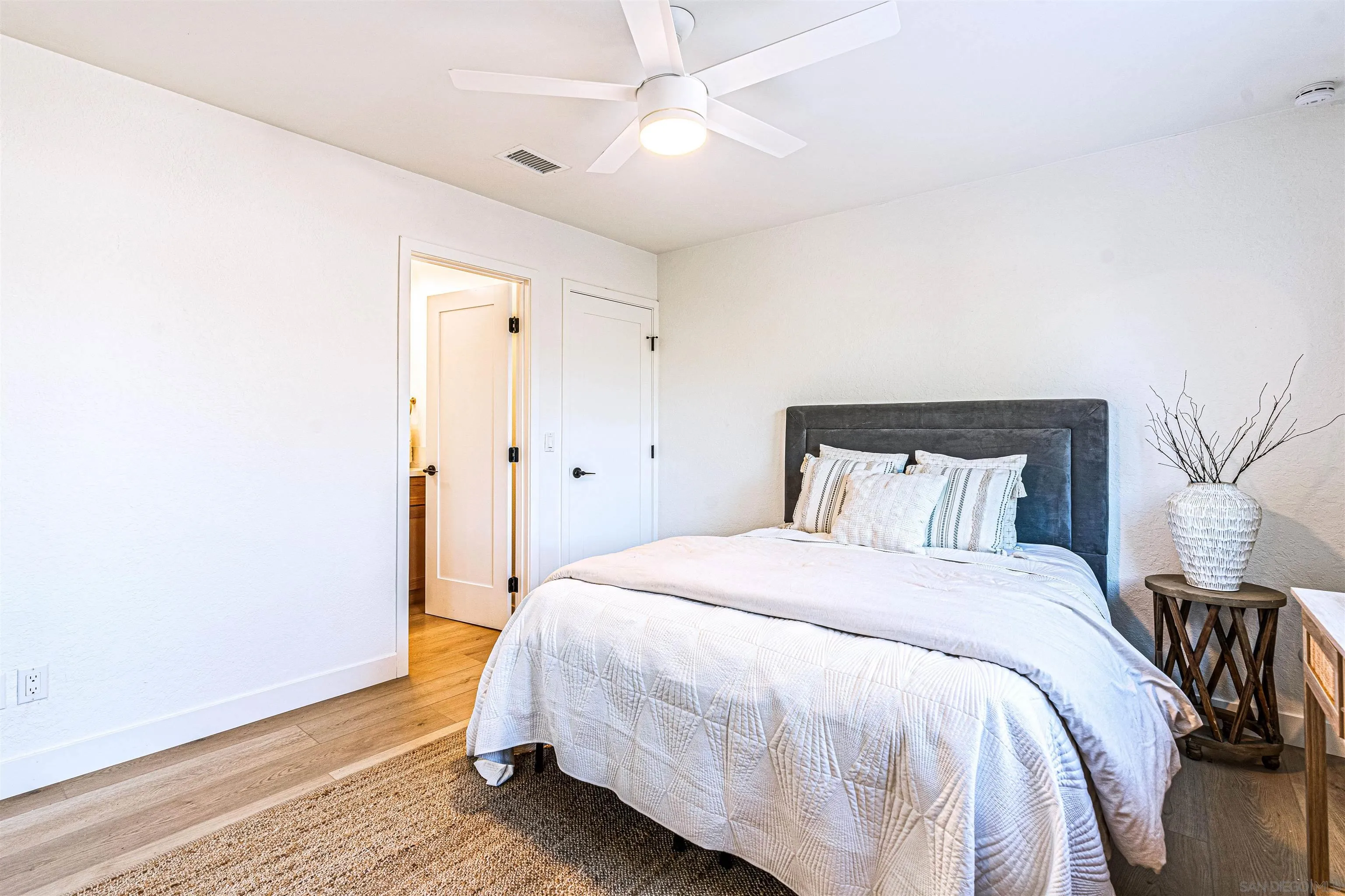 https://cdn.realtyfeed.com/cdn/127/250038740/c9d03e60078a4ad8bce1f5b12c98101b.webp