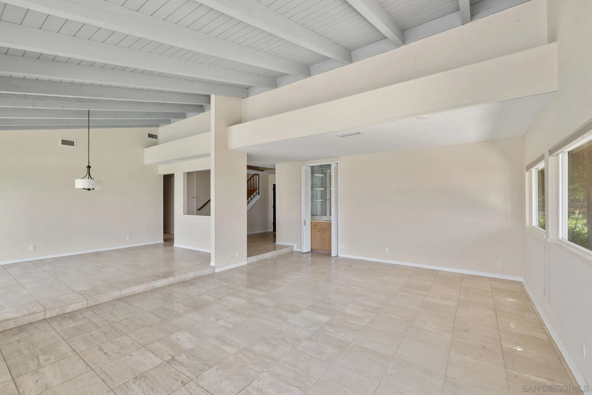 https://cdn.realtyfeed.com/cdn/127/250038741/94ee0f5ee6b1d766ca1f96f49789cd9e.webp