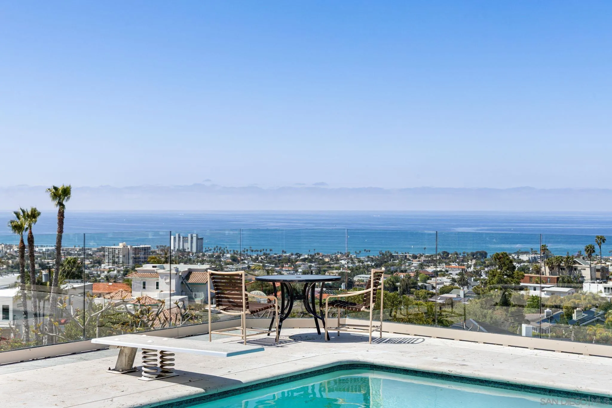 https://cdn.realtyfeed.com/cdn/127/250038741/daf2b854af042b65a69b8017e66ec31e.webp