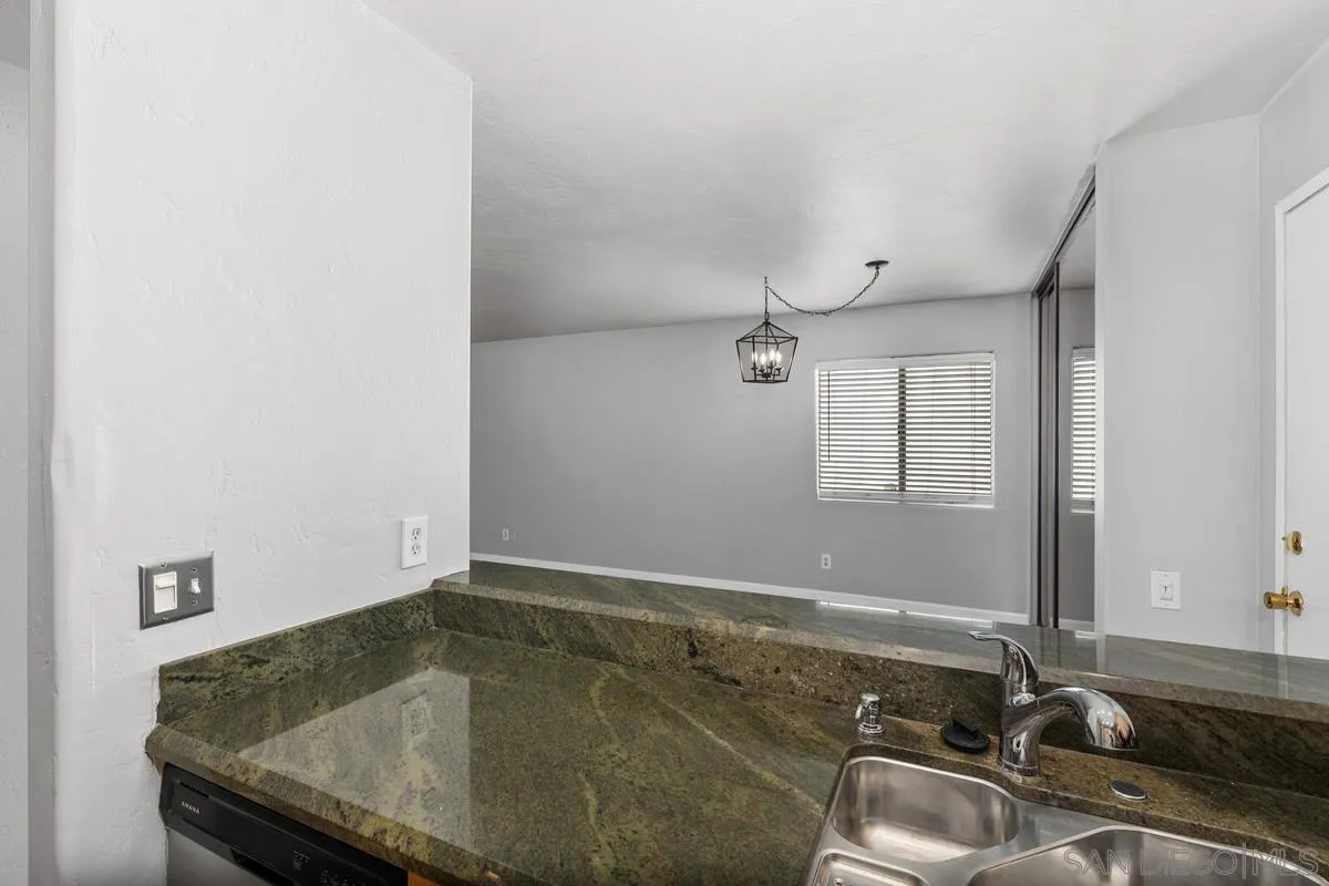 https://cdn.realtyfeed.com/cdn/127/250038743/40d9b7494ee1d8ac030c7ca6185dc2f0.webp