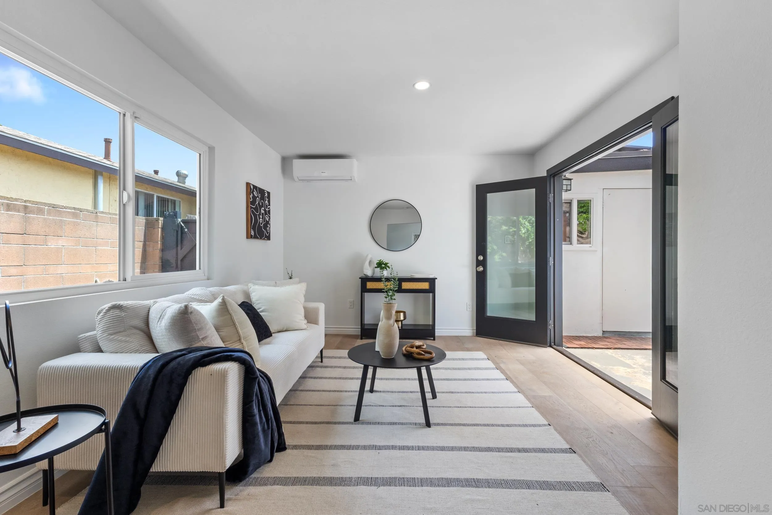 https://cdn.realtyfeed.com/cdn/127/250038745/00f4298c7549455a09da9e2a63f3b969.webp