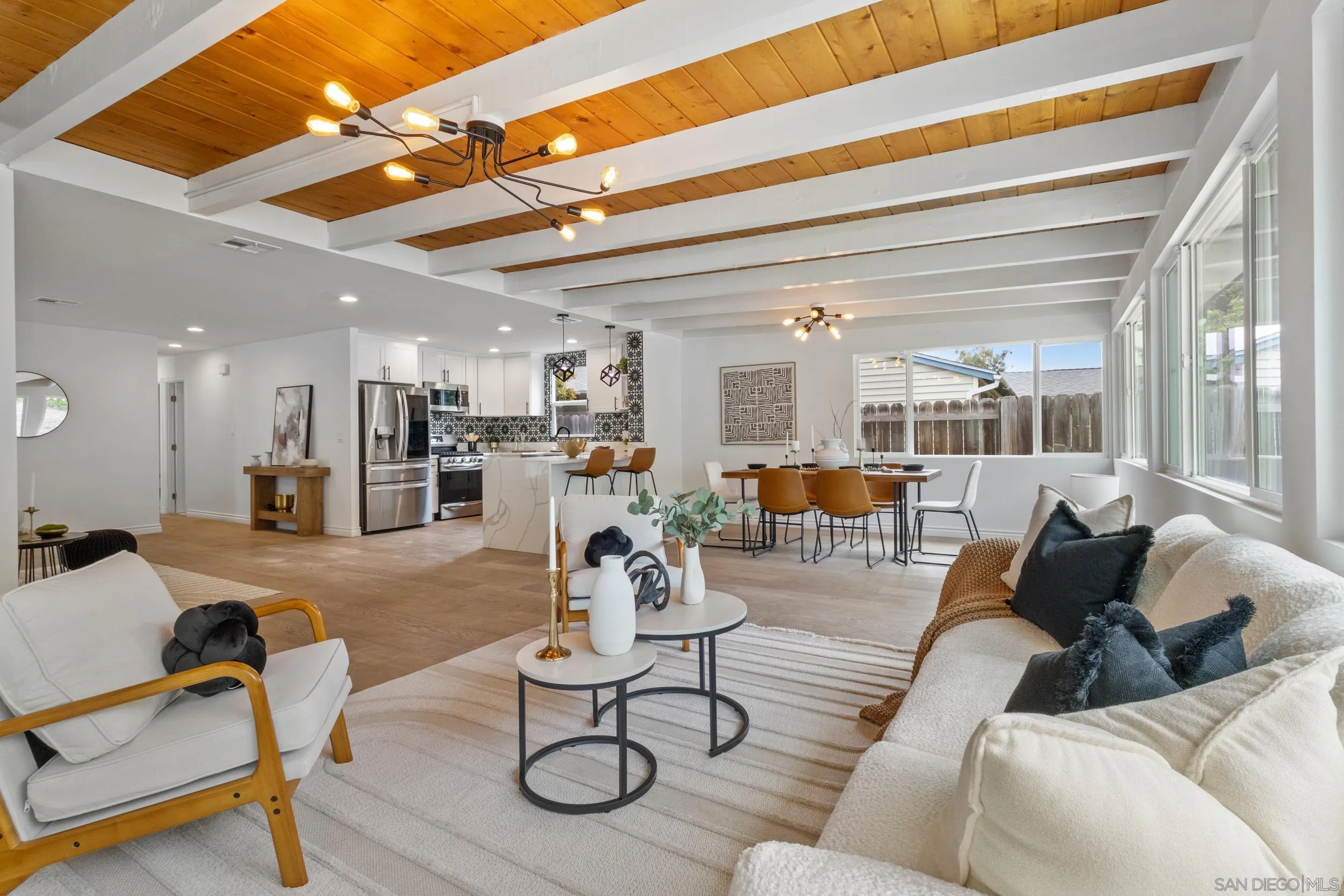 https://cdn.realtyfeed.com/cdn/127/250038745/c1c581aa23fc1d4e7f703e0c7a23d4e8.webp