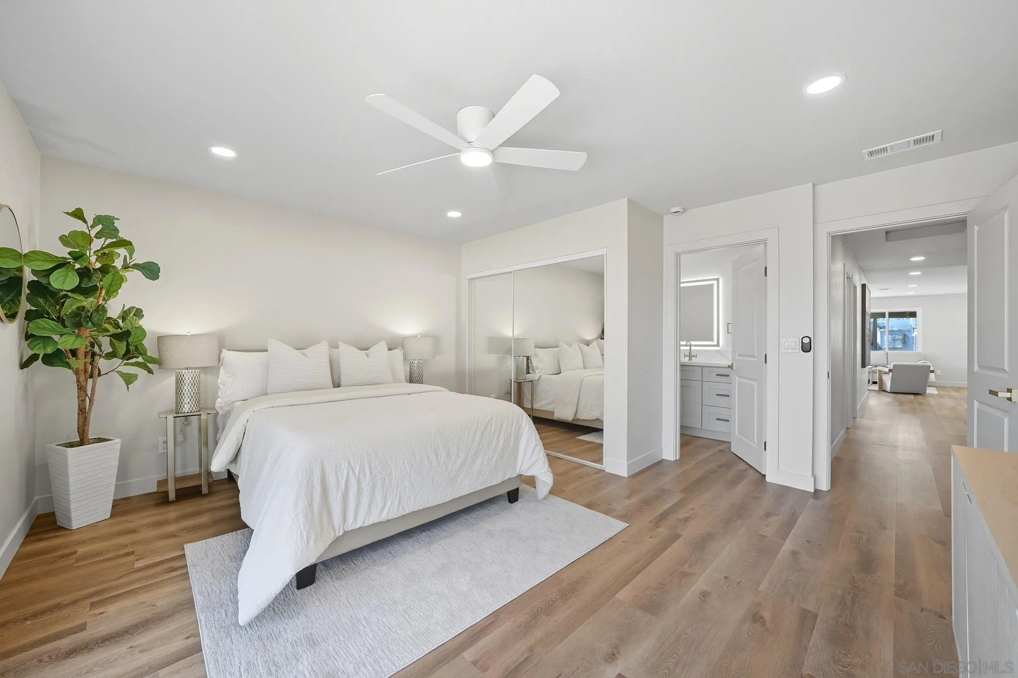 https://cdn.realtyfeed.com/cdn/127/250038750/a64a7351eb7d272fc876b69ba96c6f0f.webp