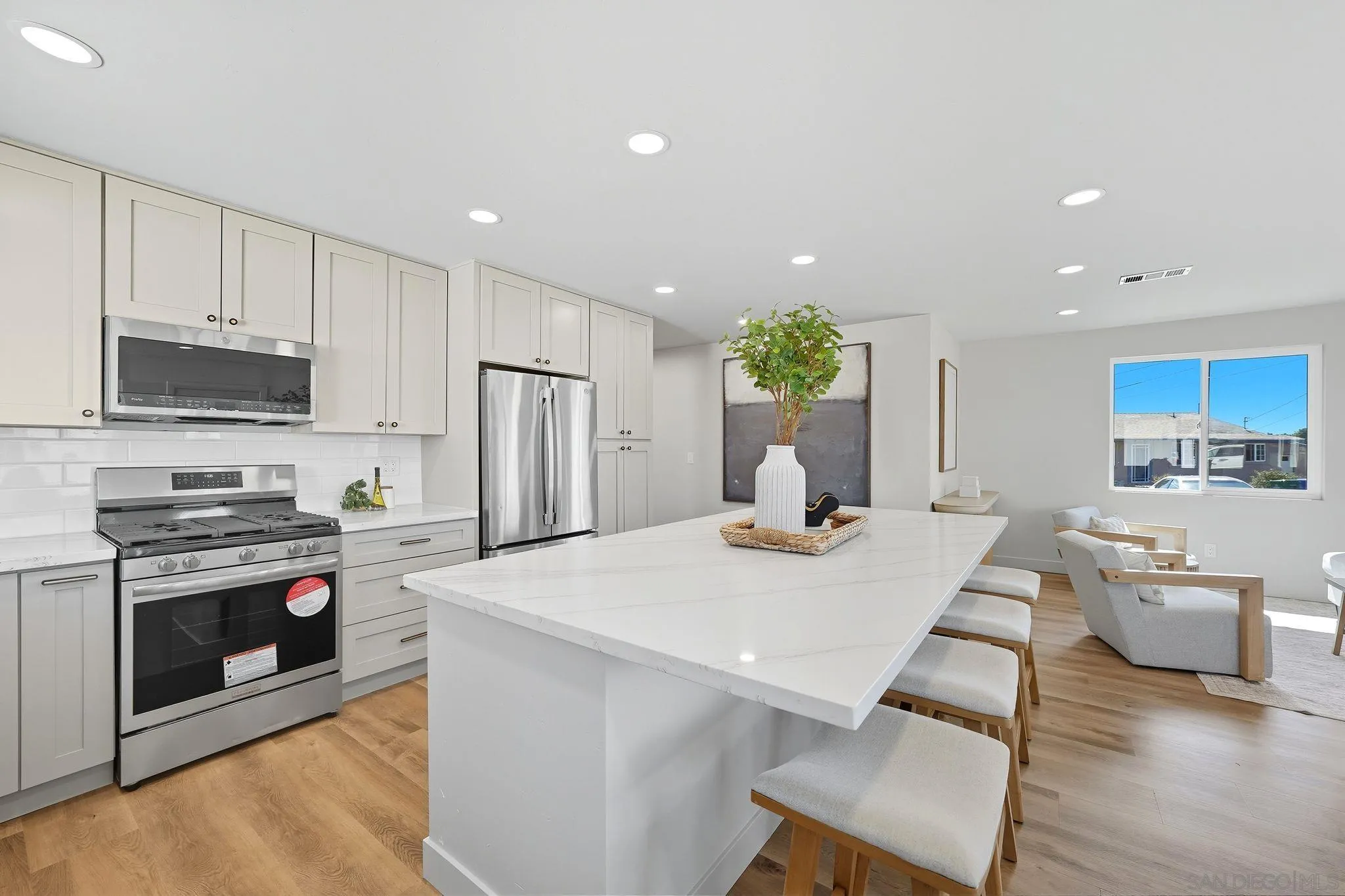 https://cdn.realtyfeed.com/cdn/127/250038750/b2e56934200ee6a4616b78ba4f95fab0.webp