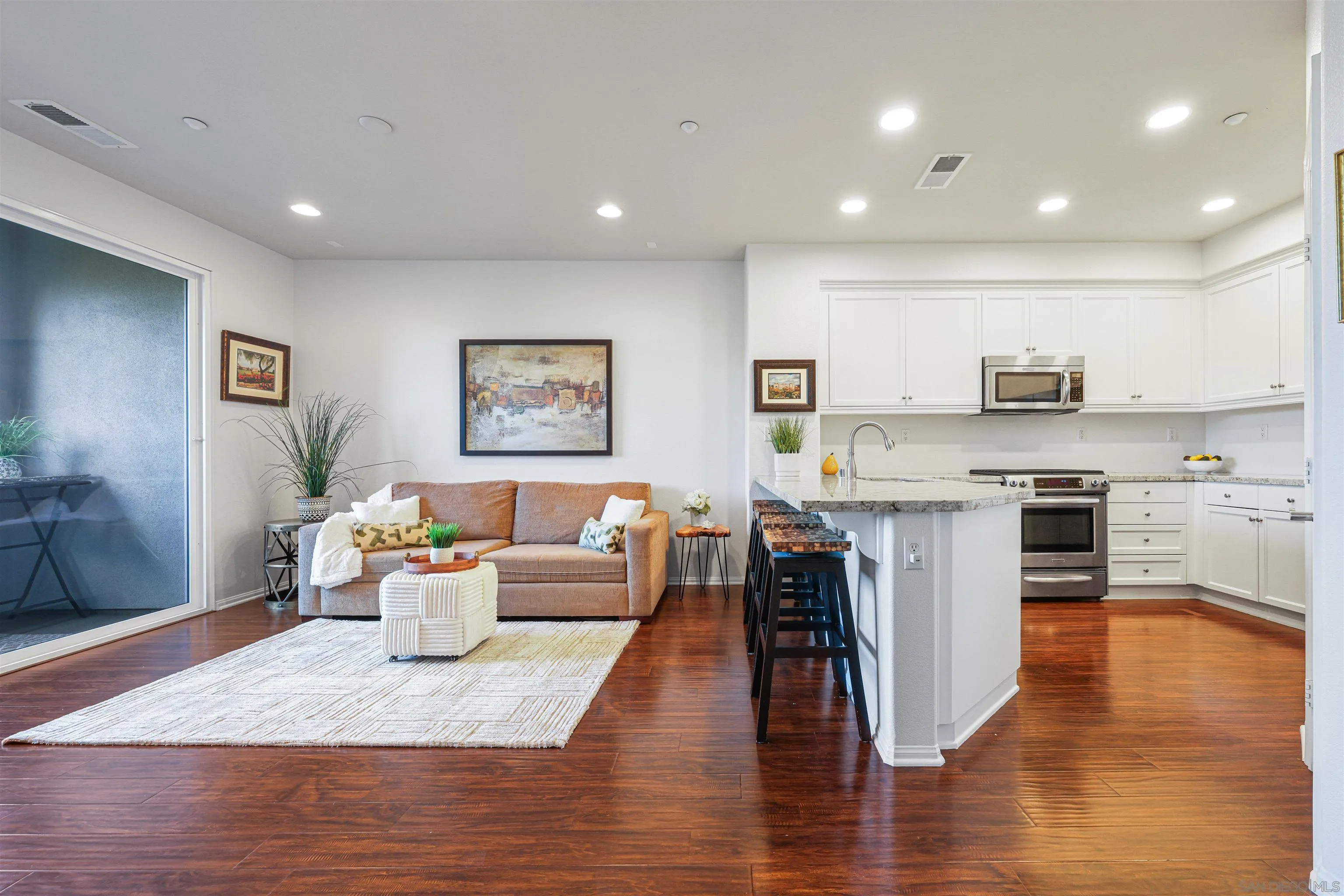 https://cdn.realtyfeed.com/cdn/127/250038752/64a1eae042822a36e22d0cb1c949e849.webp
