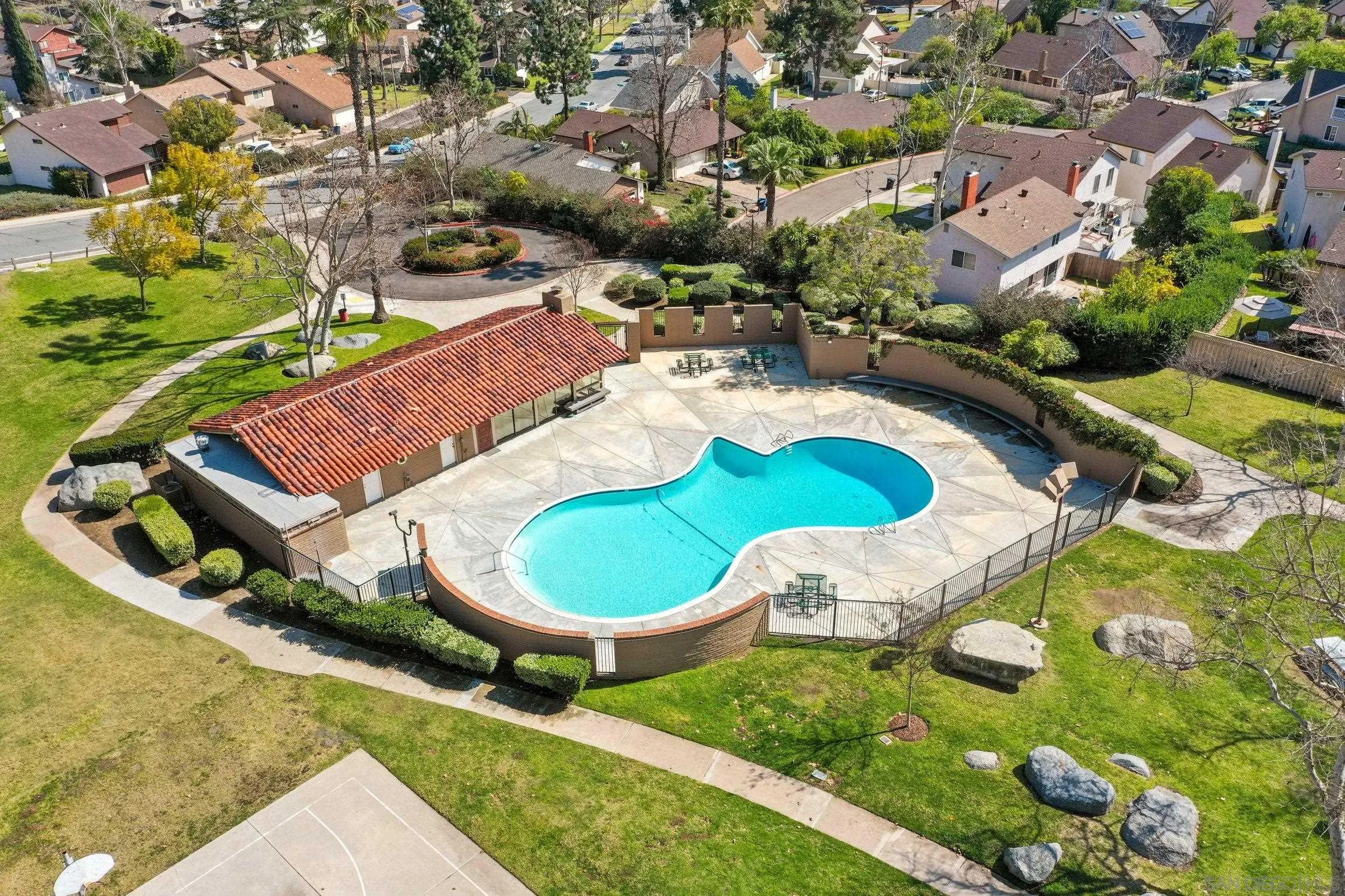 https://cdn.realtyfeed.com/cdn/127/250038756/00a28d23db88d4c461af5b1f9ad4a412.webp