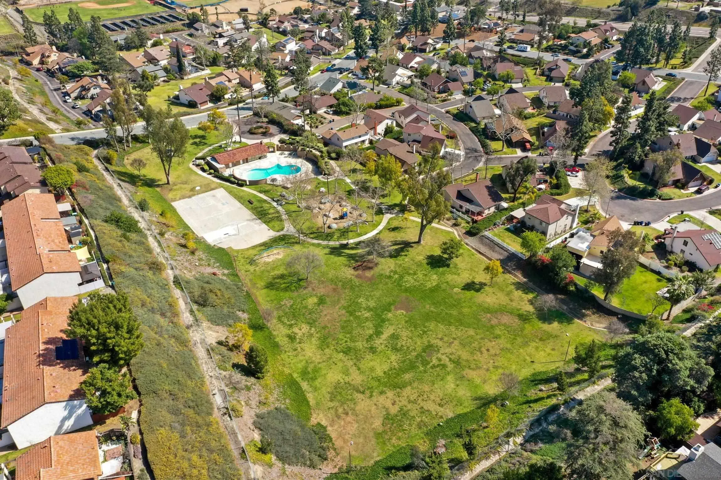 https://cdn.realtyfeed.com/cdn/127/250038756/2dbc7b82a3ea3d76e8abbb80c8ca9314.webp