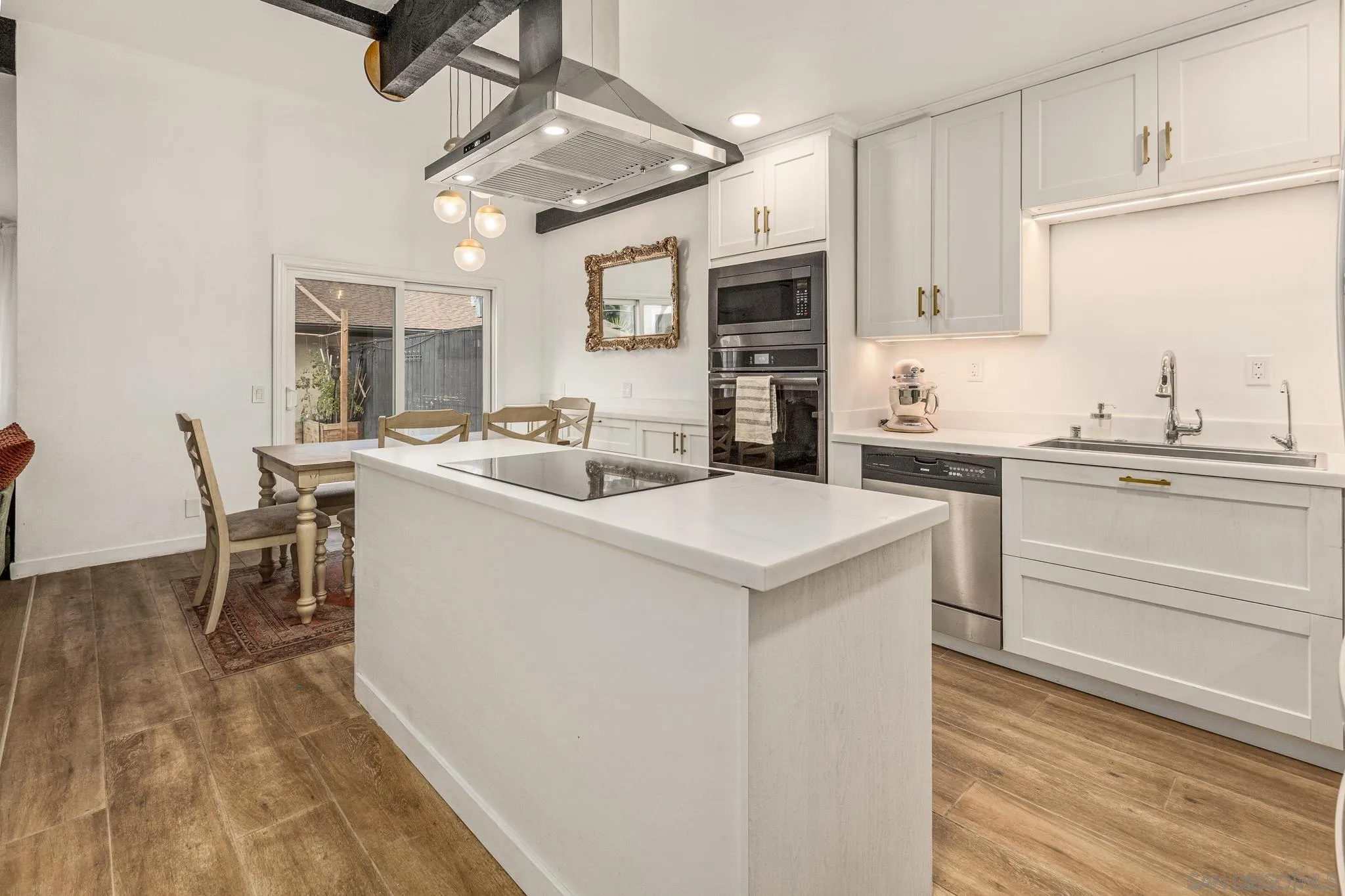 https://cdn.realtyfeed.com/cdn/127/250038756/f699fd87ef39d74efafc9f75c97007a2.webp