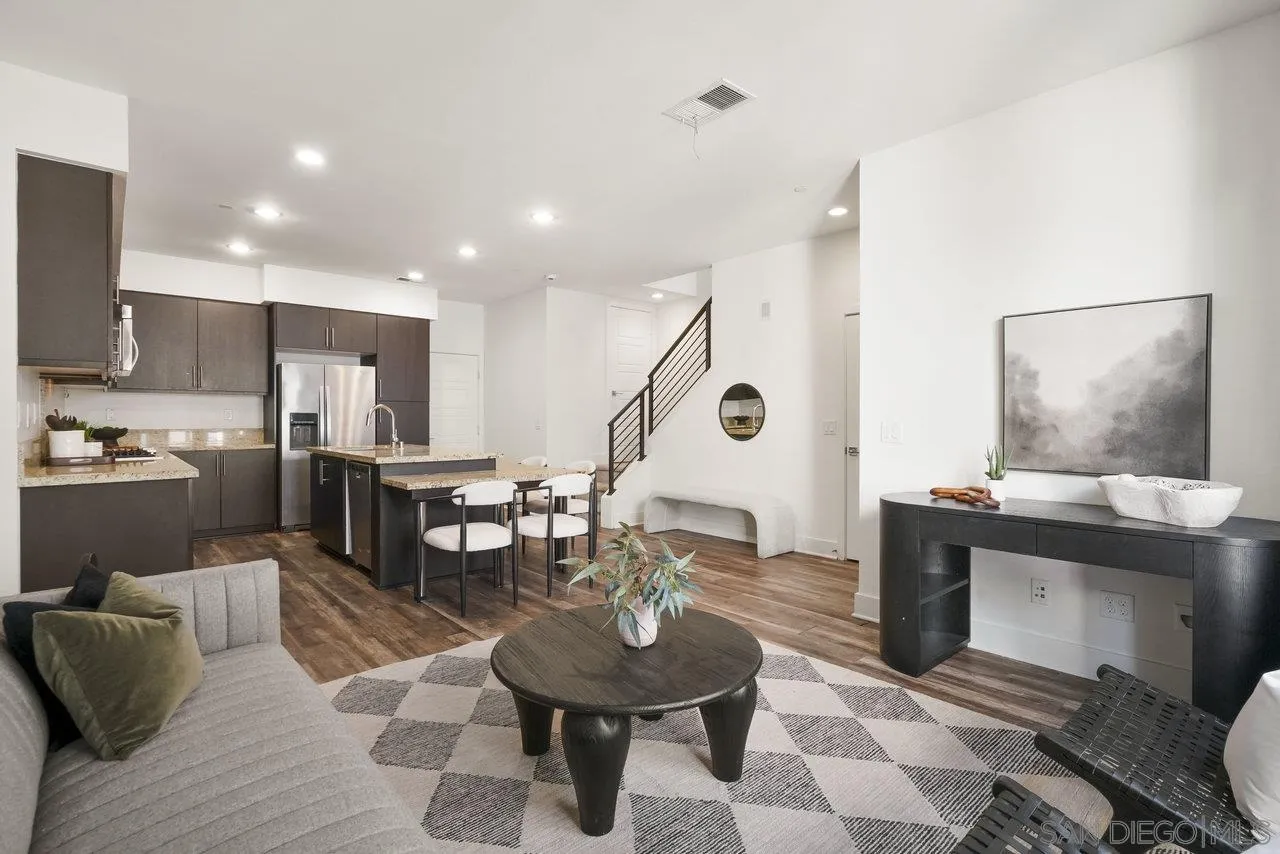 Photo #2: 250038757 Listing 