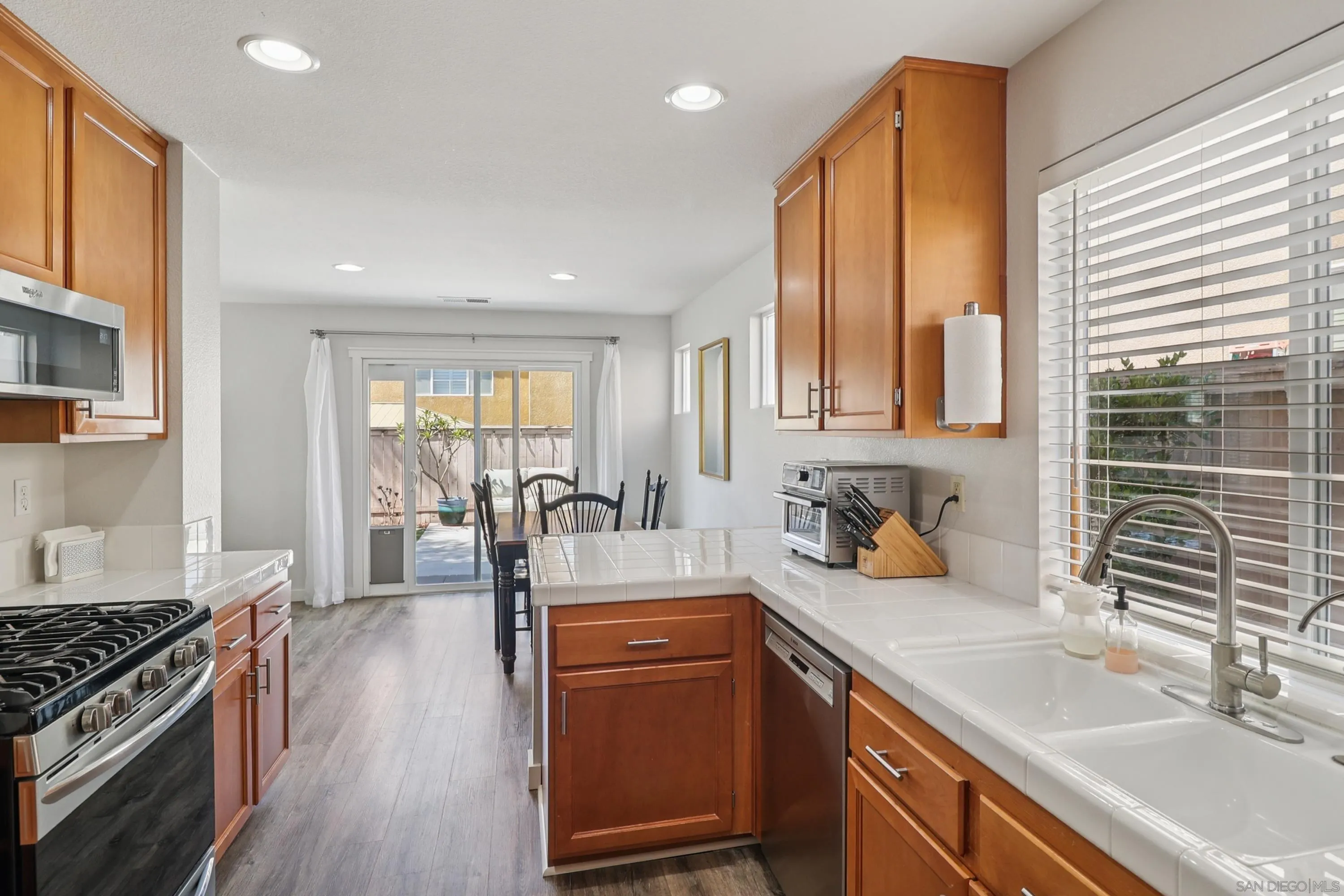 https://cdn.realtyfeed.com/cdn/127/250038759/73d5ad3a8f7afb7adca62084b337d3bc.webp