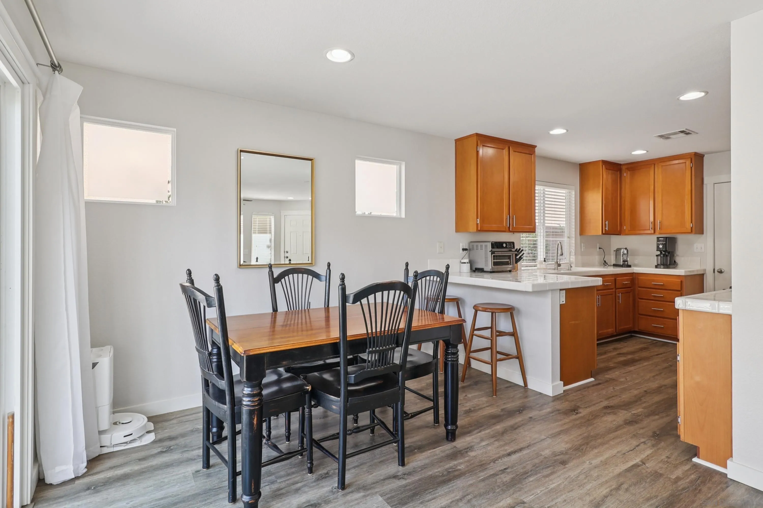 https://cdn.realtyfeed.com/cdn/127/250038759/a08c97065eaae6a83beb8ffc99763a02.webp