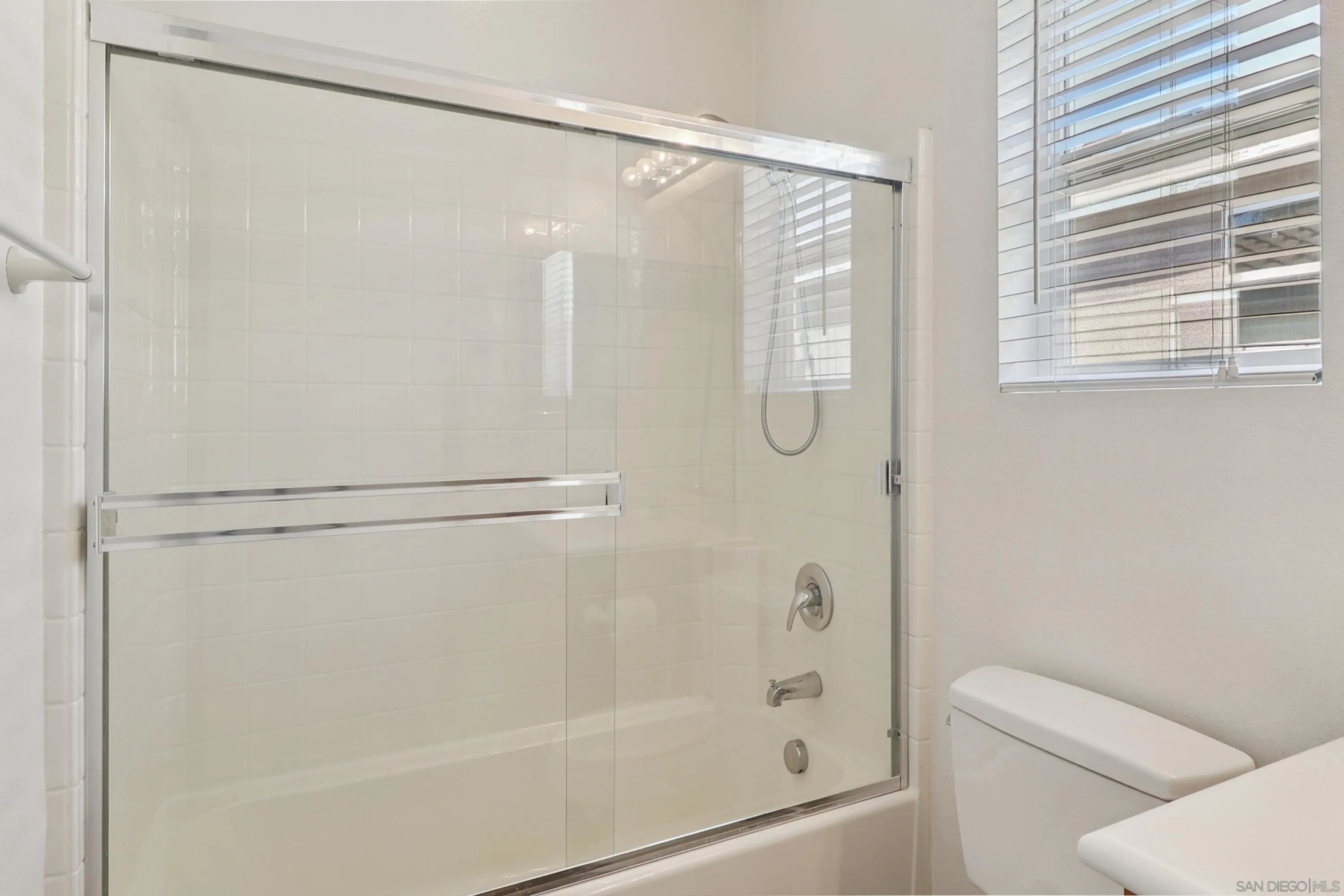 https://cdn.realtyfeed.com/cdn/127/250038759/d8c7d13c05b13f3e8e83c072a0007f41.webp
