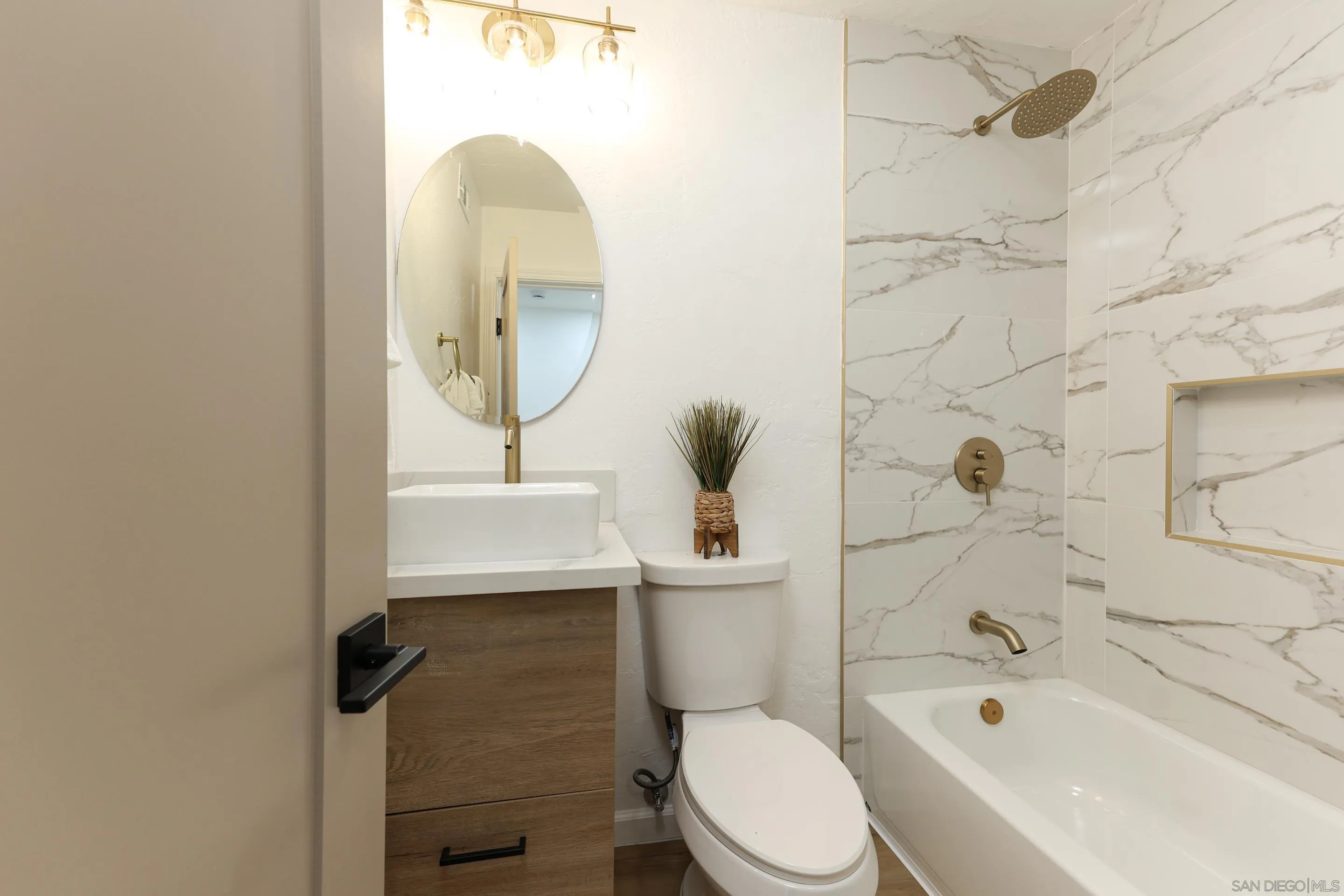 https://cdn.realtyfeed.com/cdn/127/250038762/f40d07e79d20a7b5c0dc7afcc957d73e.webp