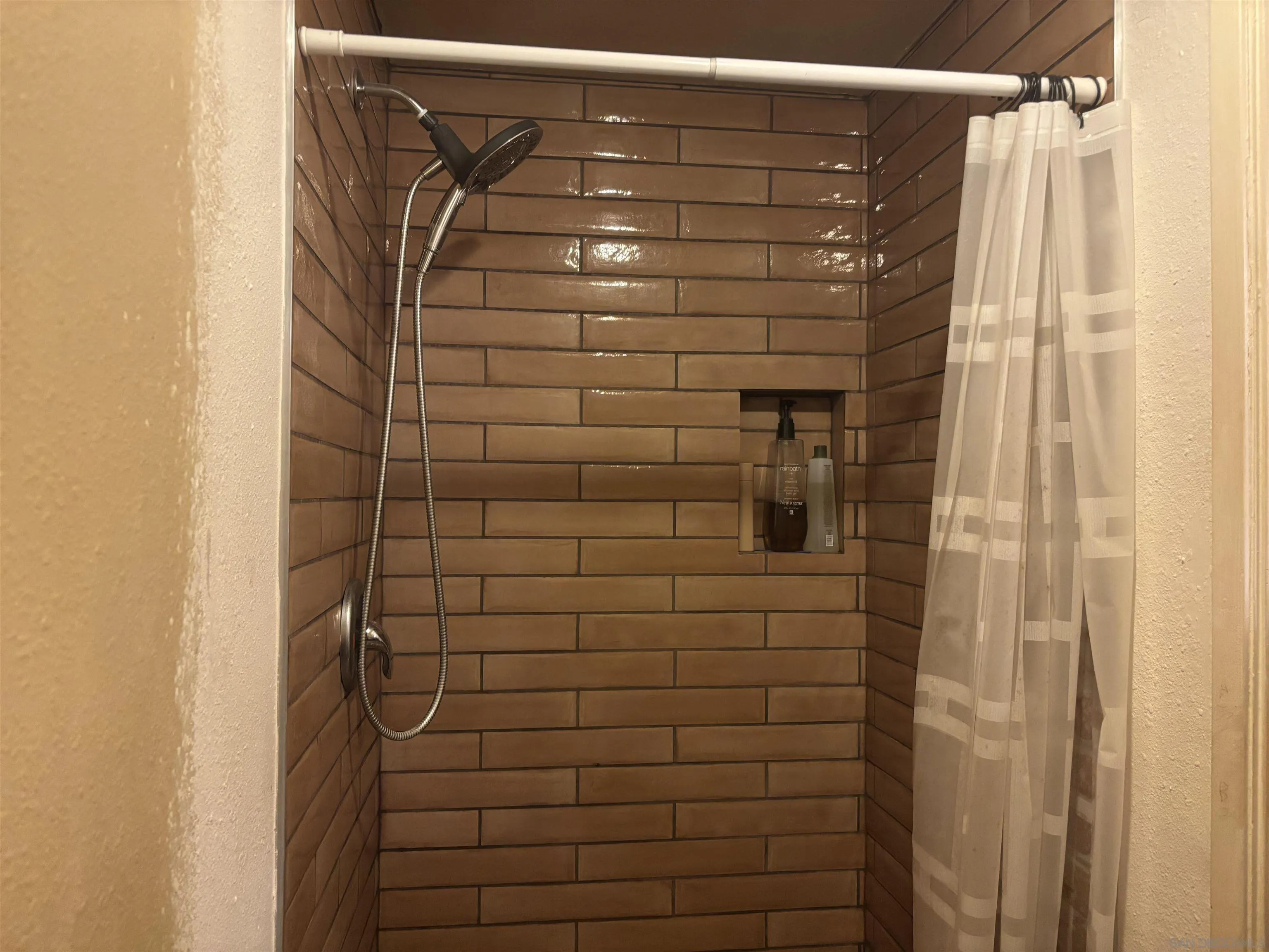 https://cdn.realtyfeed.com/cdn/127/250038763/d153a2394ffc1c795767ee20a70a32d8.webp