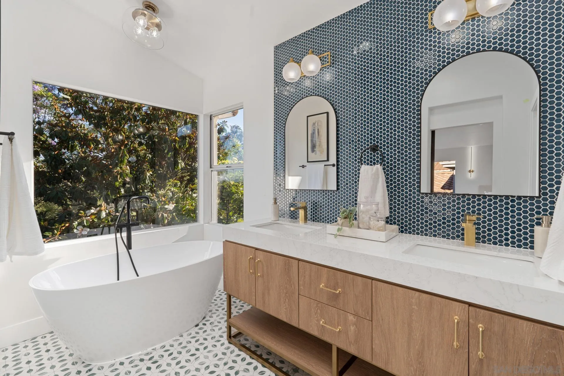 https://cdn.realtyfeed.com/cdn/127/250038764/28e5ddee39bf1f305c9646f1b338173f.webp