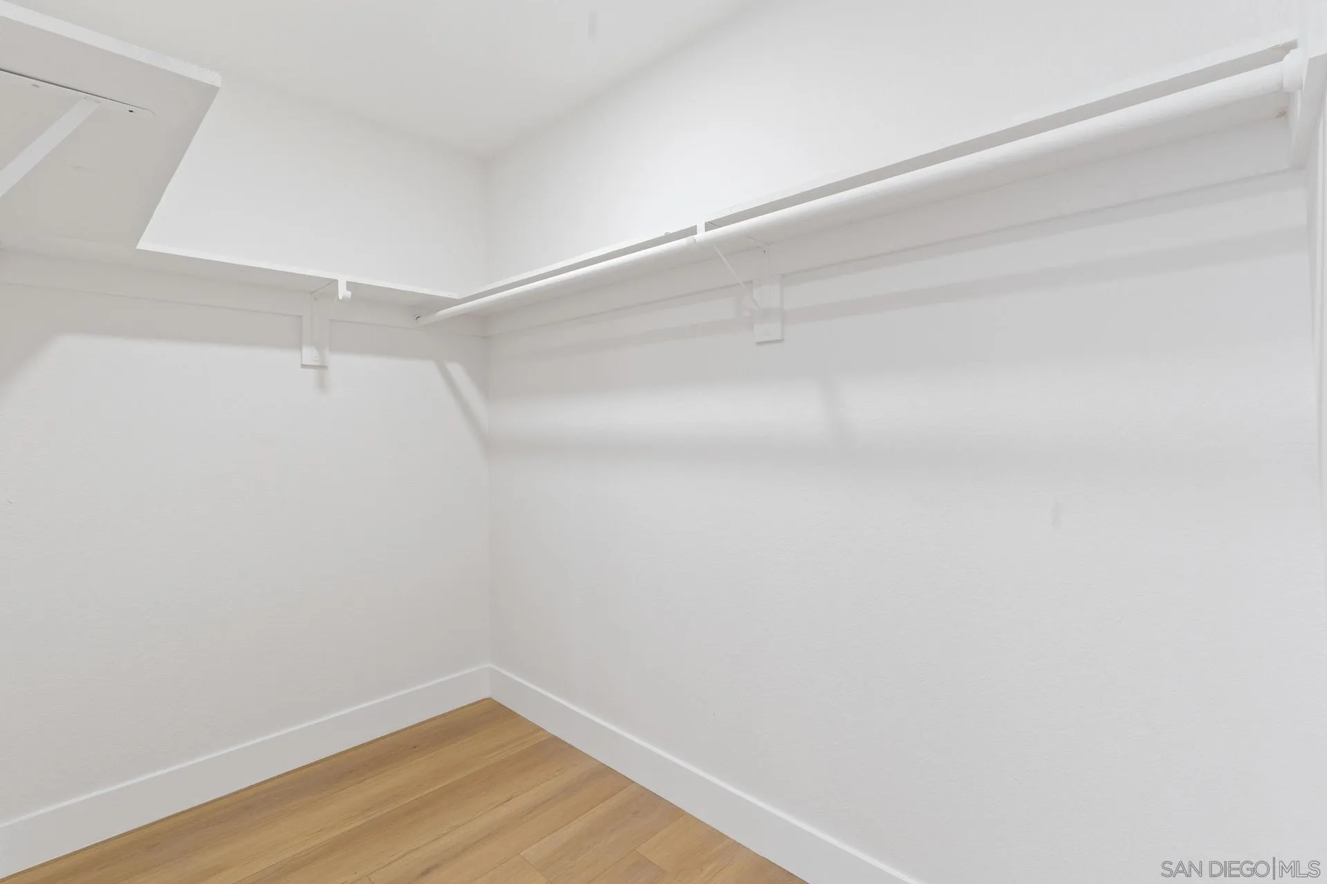https://cdn.realtyfeed.com/cdn/127/250038764/353d03c6f126a6817c94845b128cf511.webp