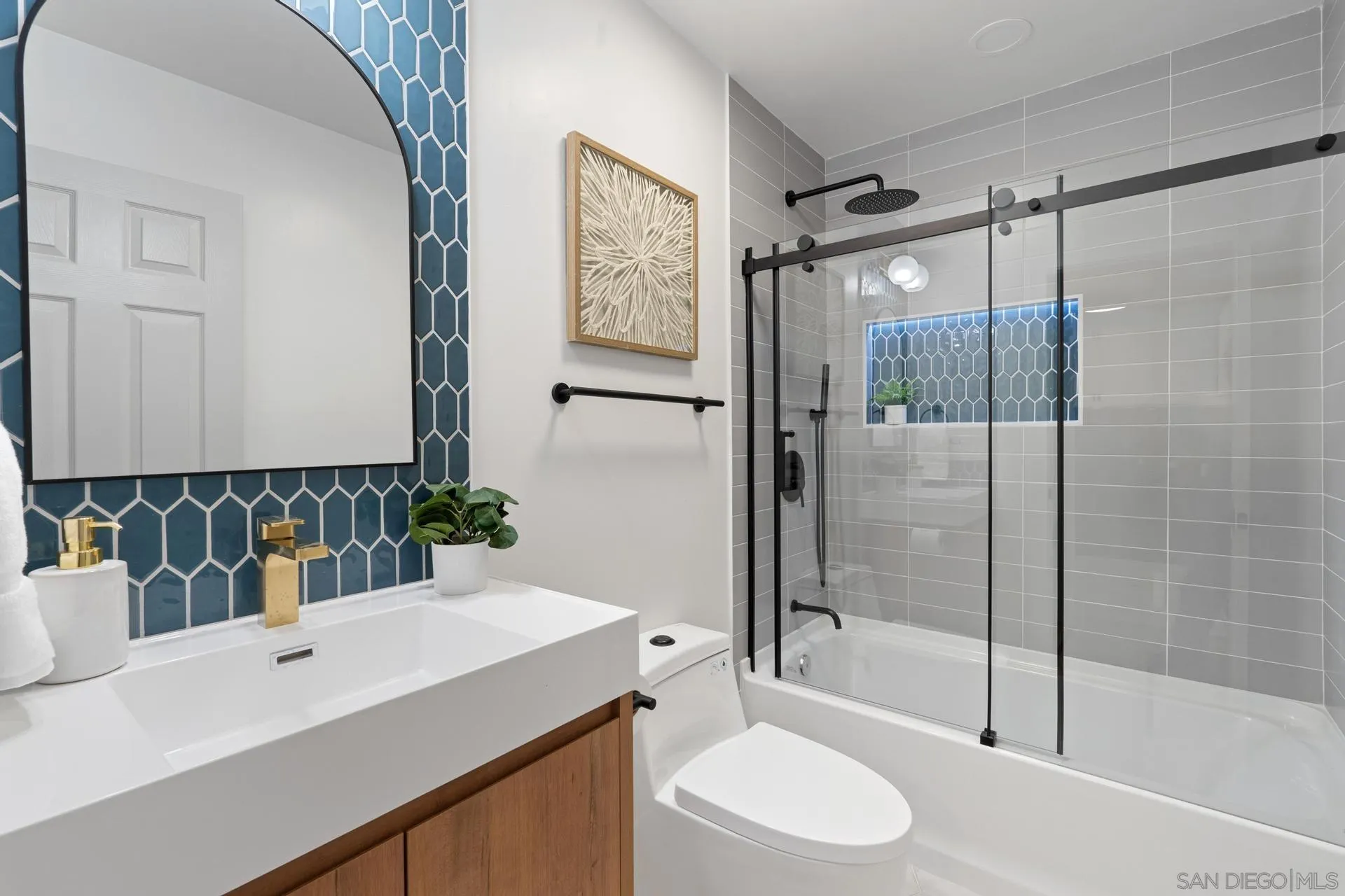 https://cdn.realtyfeed.com/cdn/127/250038764/c9dc9ad1d3ff0d4b058634192f6bbcd2.webp