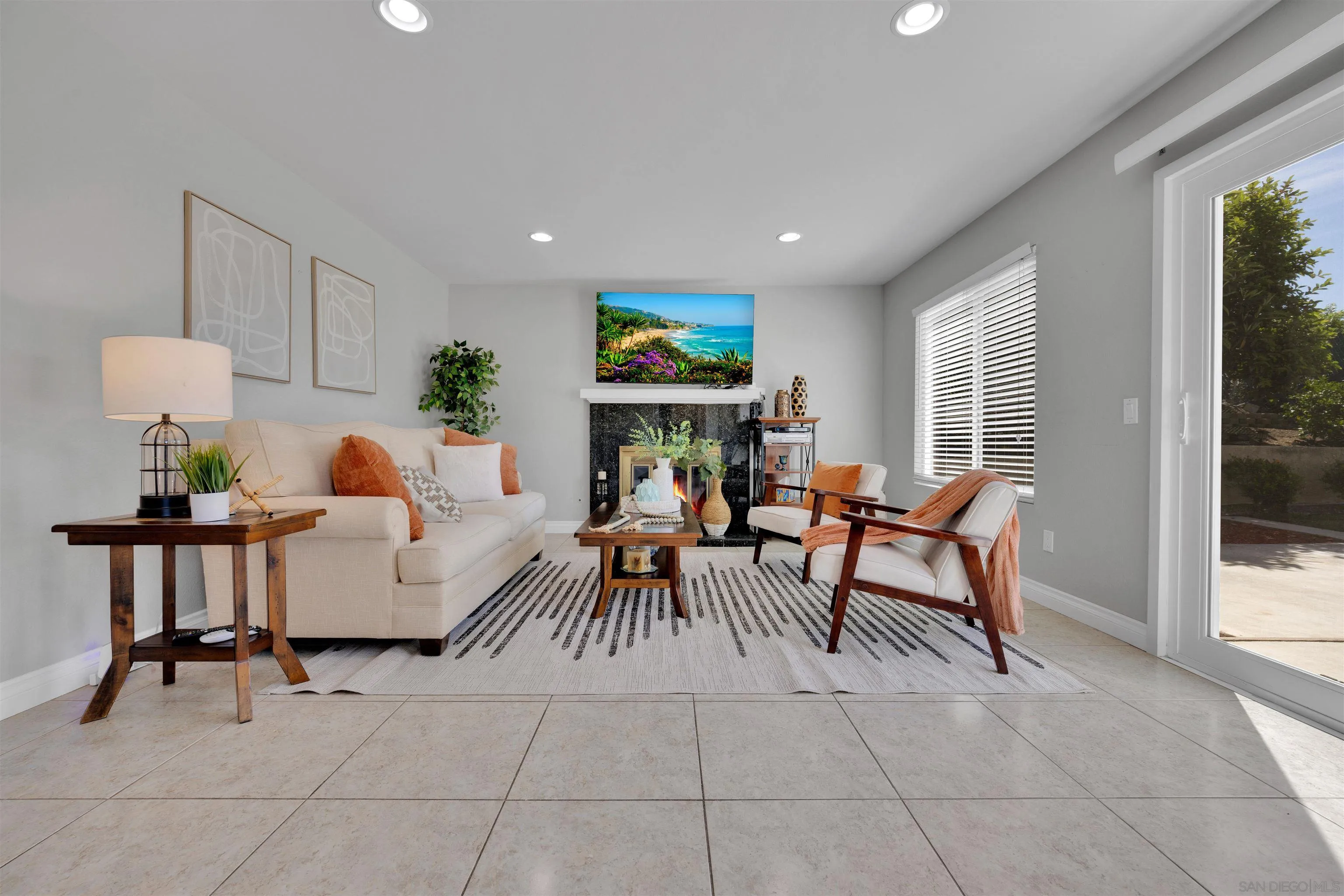 https://cdn.realtyfeed.com/cdn/127/250038767/427ac26bc3260a074ad355b19f6092c8.webp