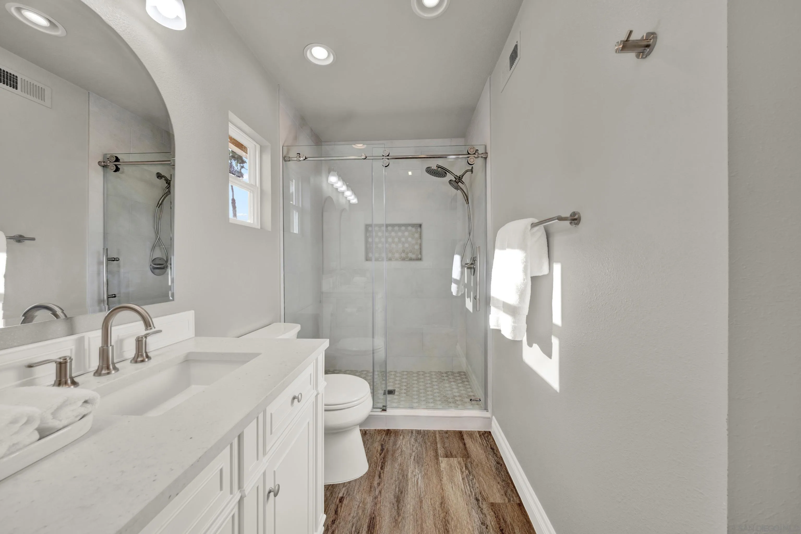 https://cdn.realtyfeed.com/cdn/127/250038767/ef549f9ec3ee76ba086ad5fd4d7d65a4.webp
