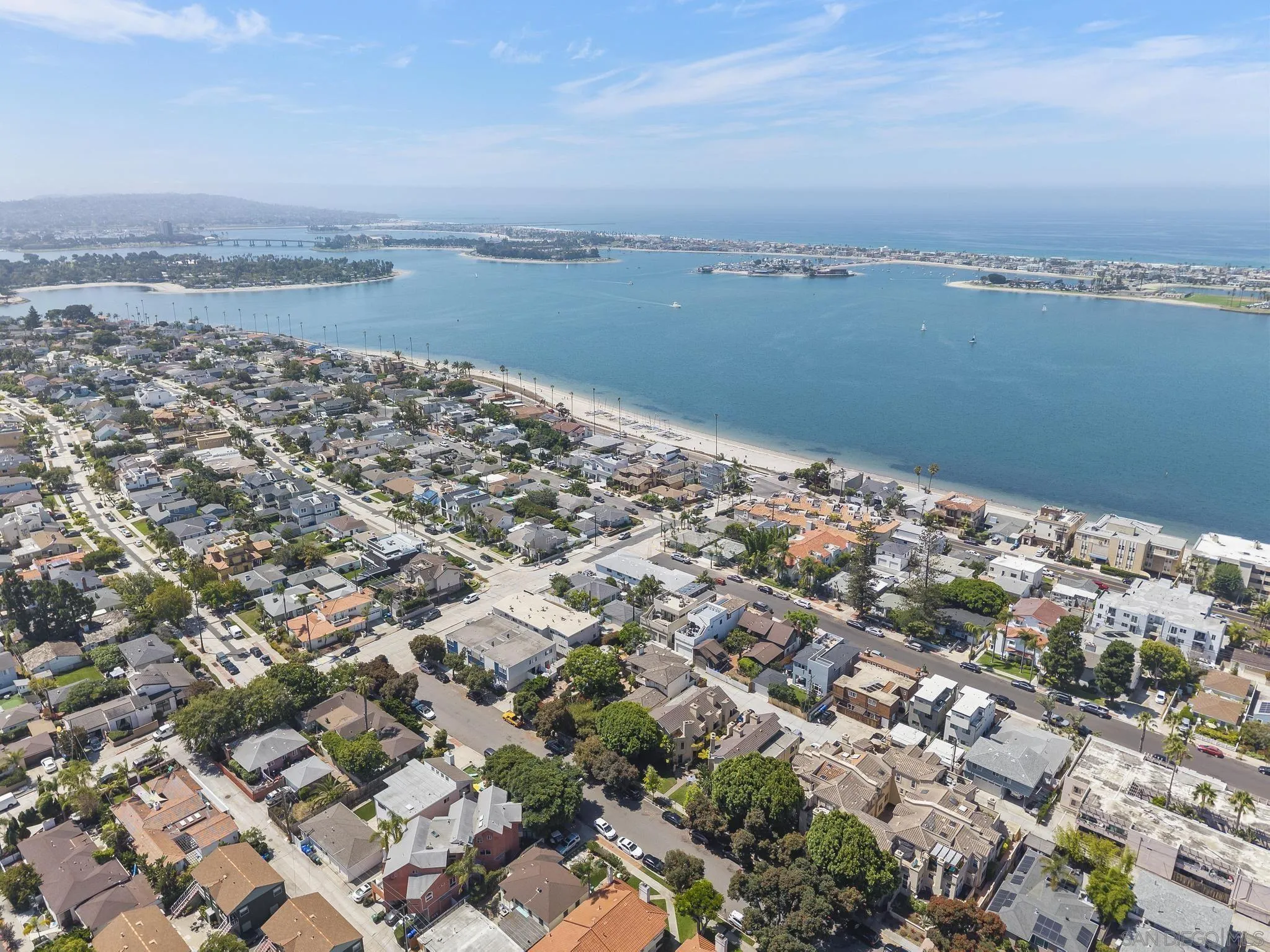 https://cdn.realtyfeed.com/cdn/127/250038773/1beb193ce8d10e5482ff498de69b38c8.webp
