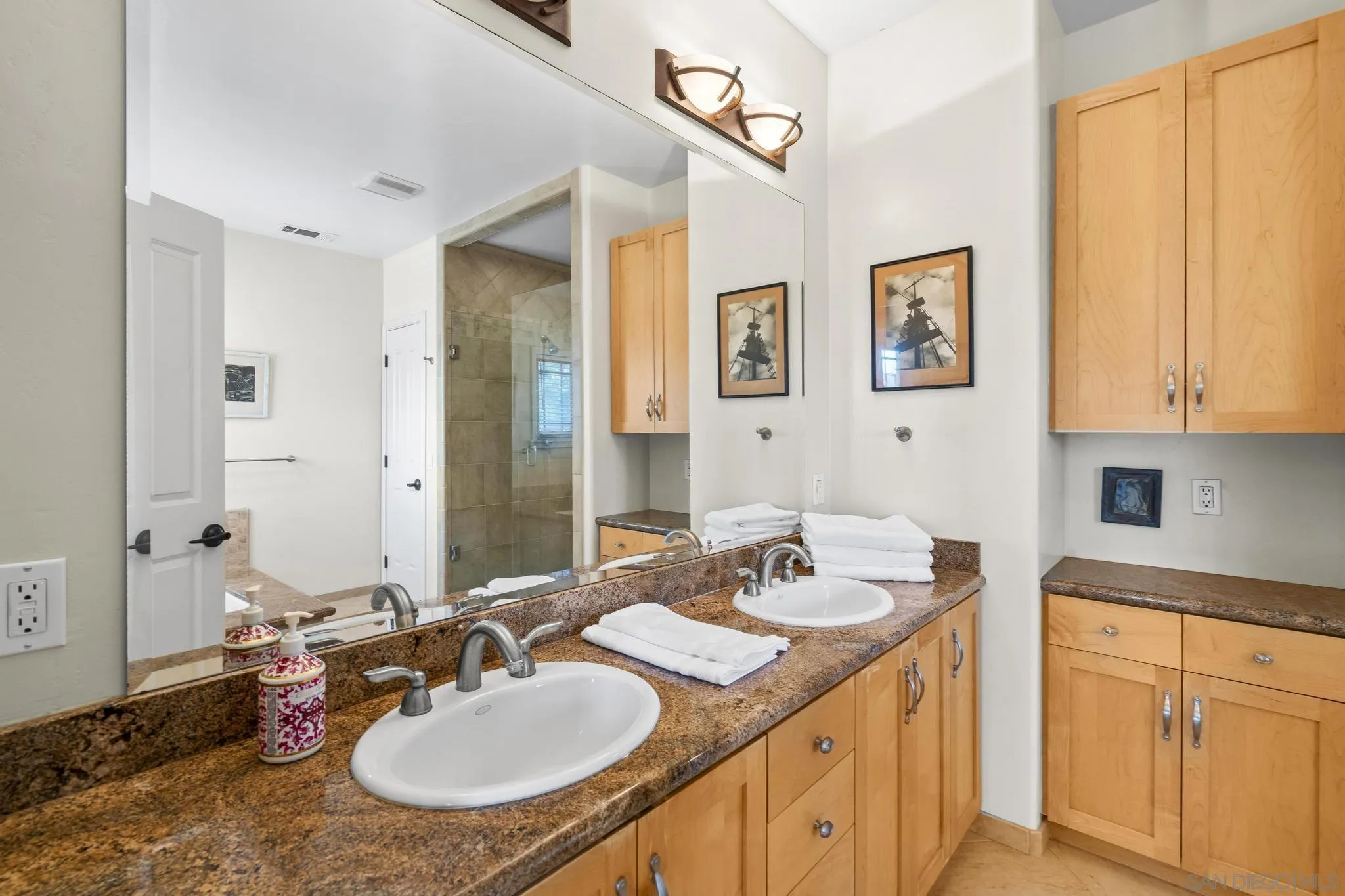 https://cdn.realtyfeed.com/cdn/127/250038773/3a5196ad0576994e3b95b4a8b9c24f04.webp
